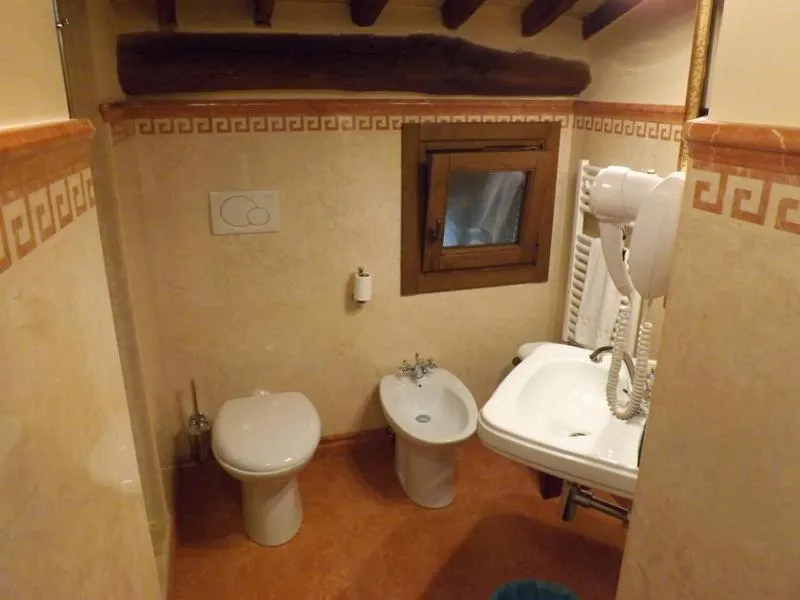 Bathroom in Relais Il Postiglione - Antica Posta dei Chigi