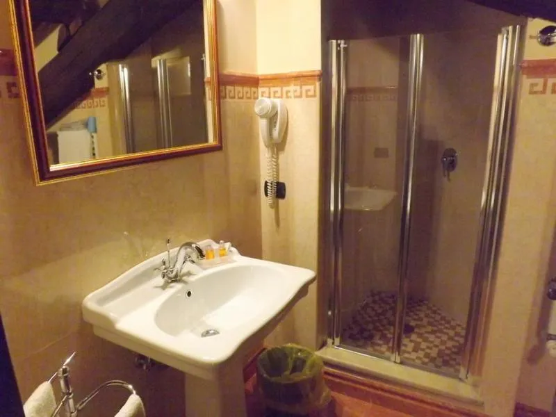Bathroom in Relais Il Postiglione - Antica Posta dei Chigi