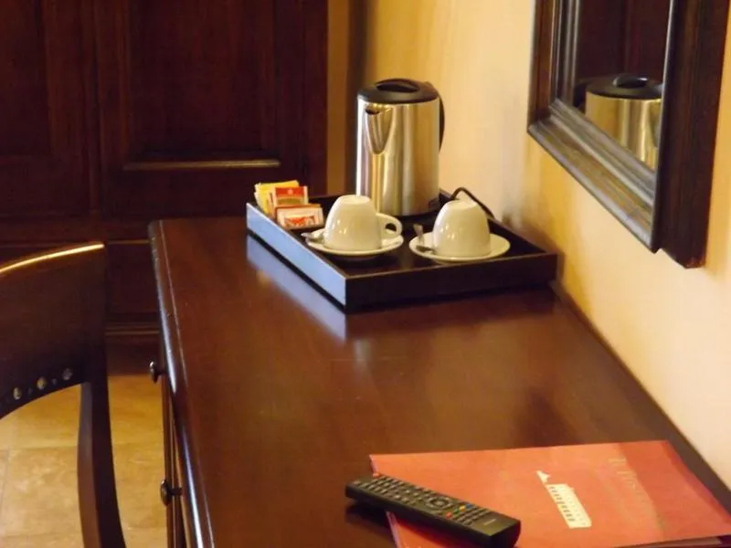 Coffee/tea facilities in Relais Il Postiglione - Antica Posta dei Chigi