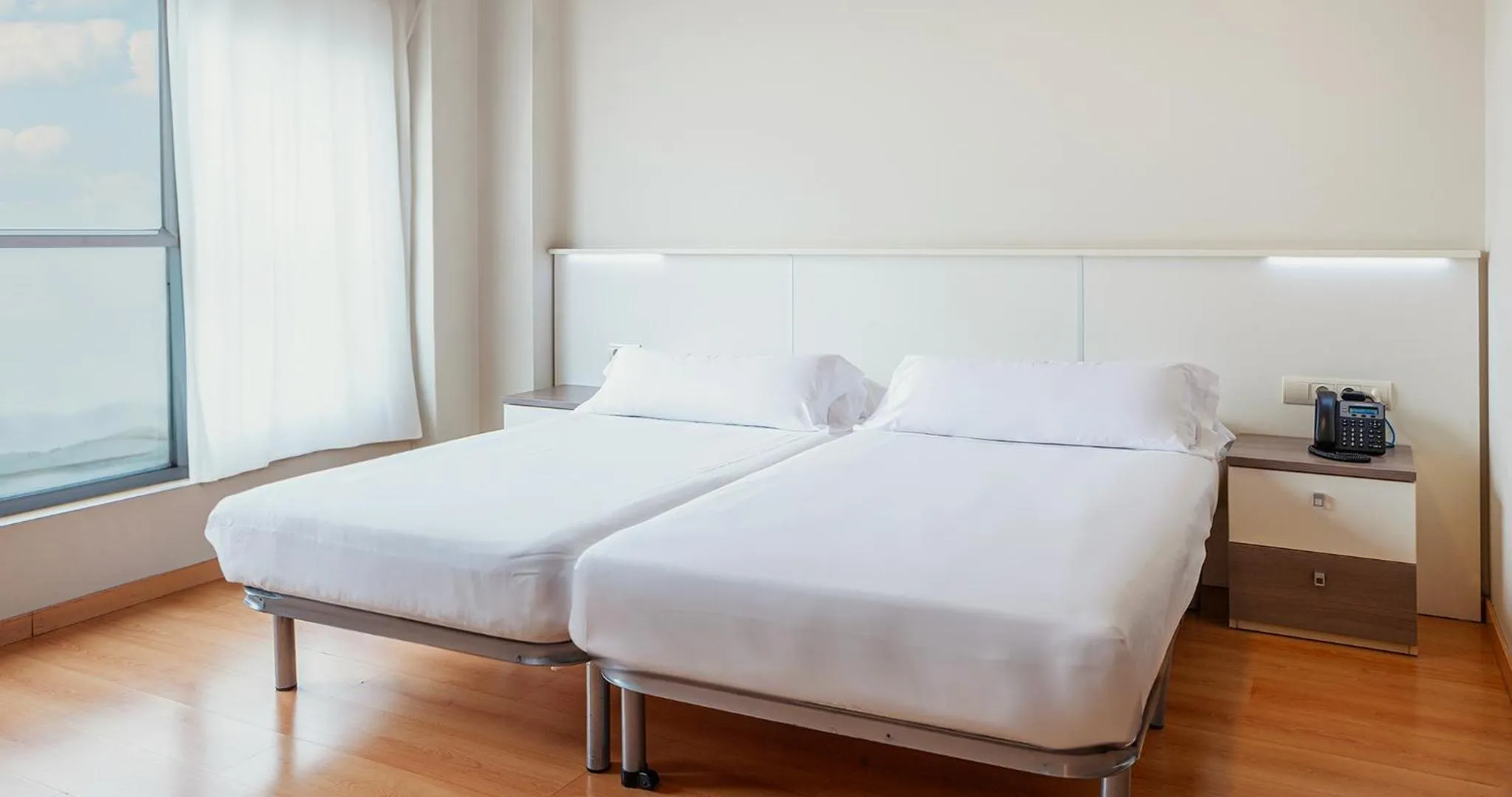 Photo of the whole room, Bed in Vértice Roomspace