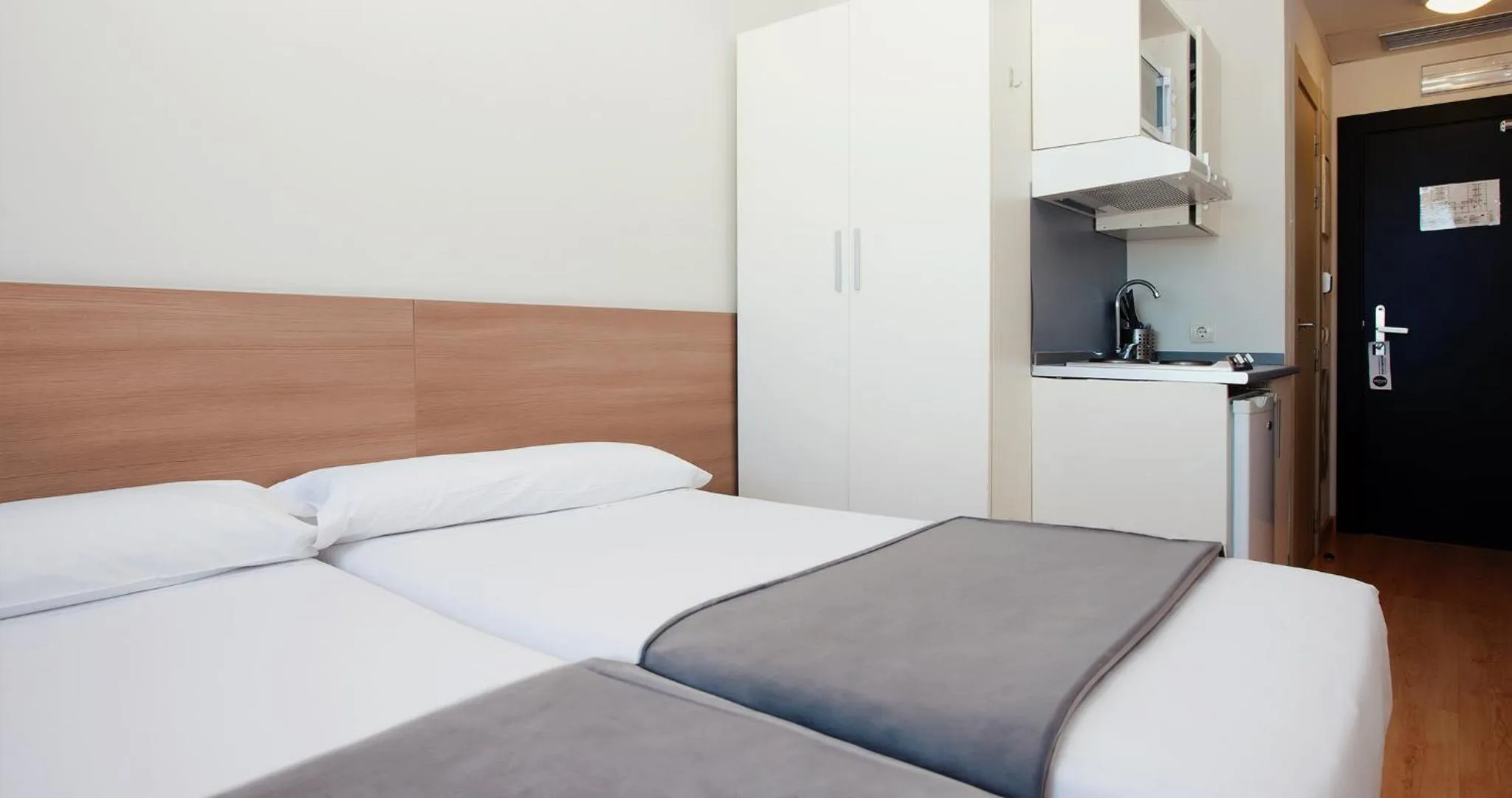 Bedroom, Bed in Vértice Roomspace