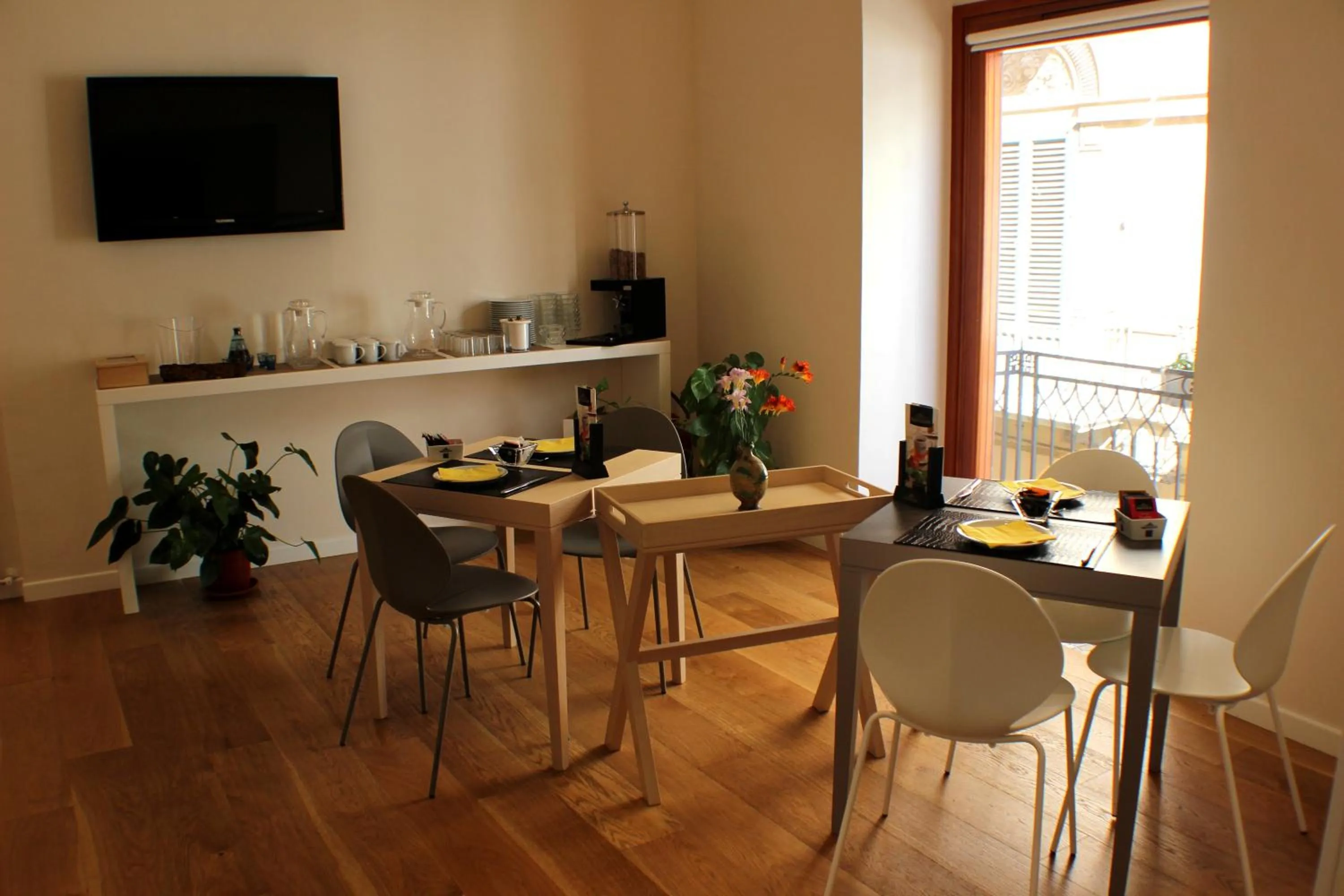 Communal lounge/ TV room in Dimora di Charme Cassaro 168