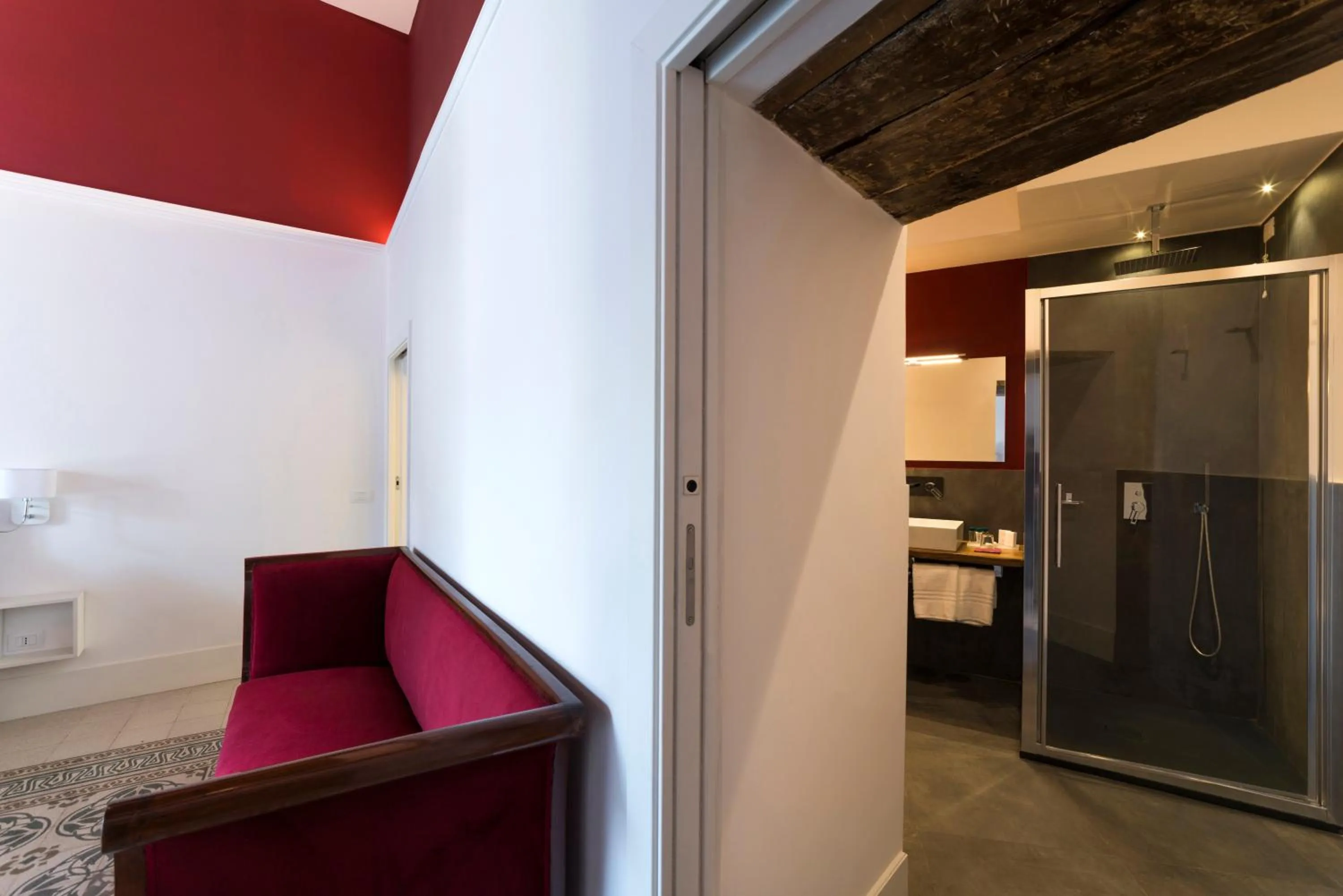 Photo of the whole room in Foro Carolino S&B