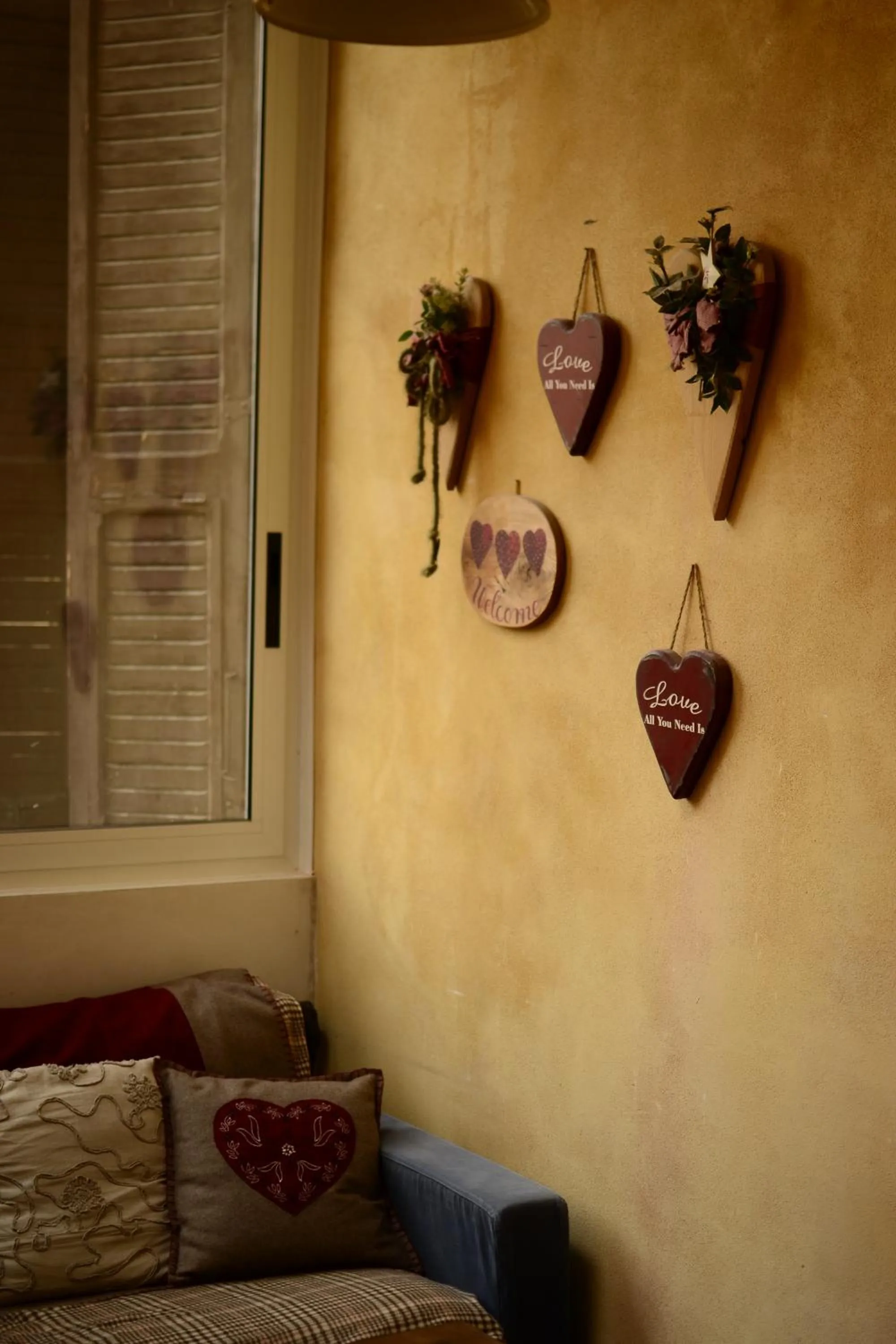 Facade/entrance in Ai Leoni