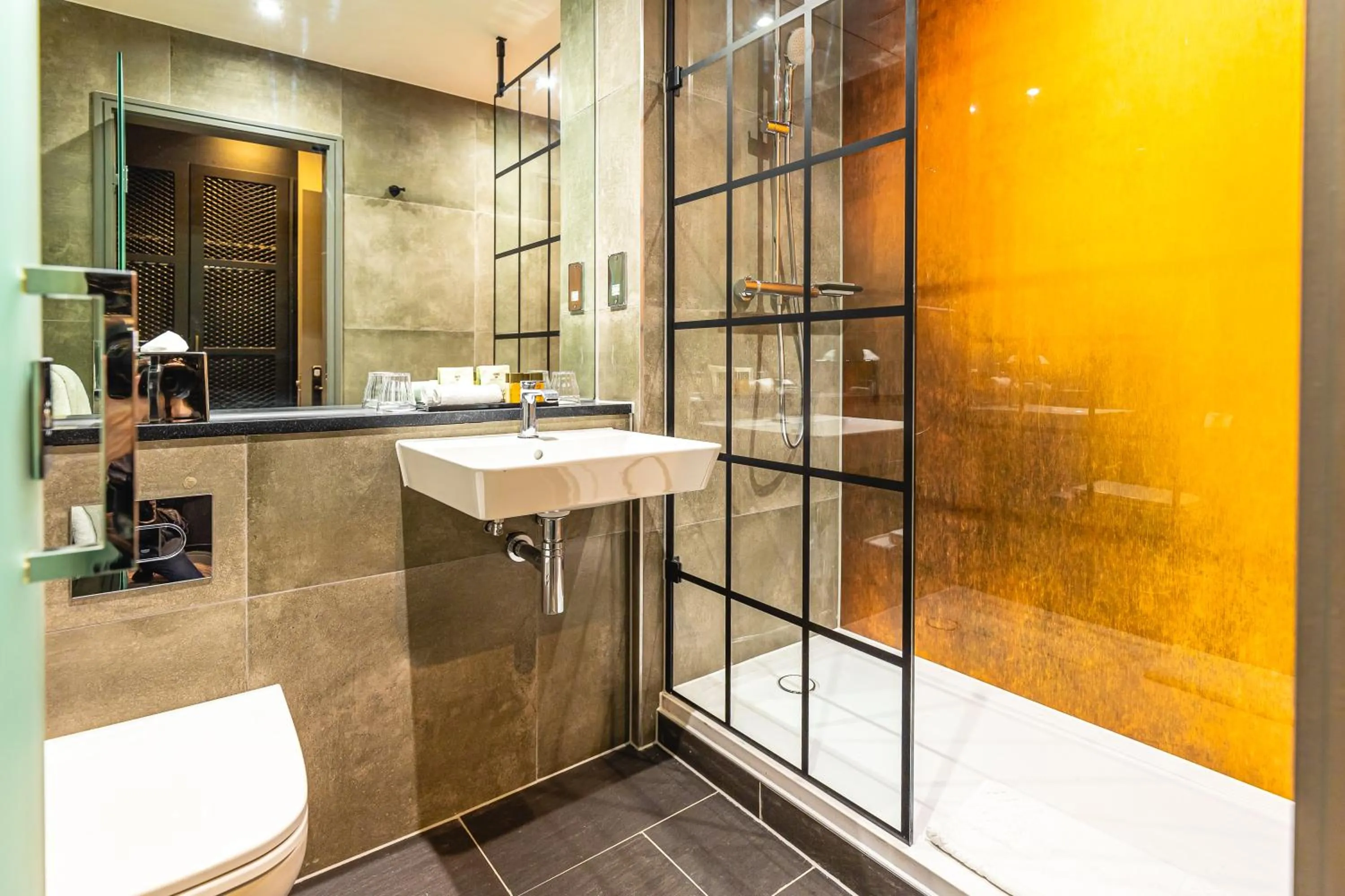 Shower in Easthampstead Park