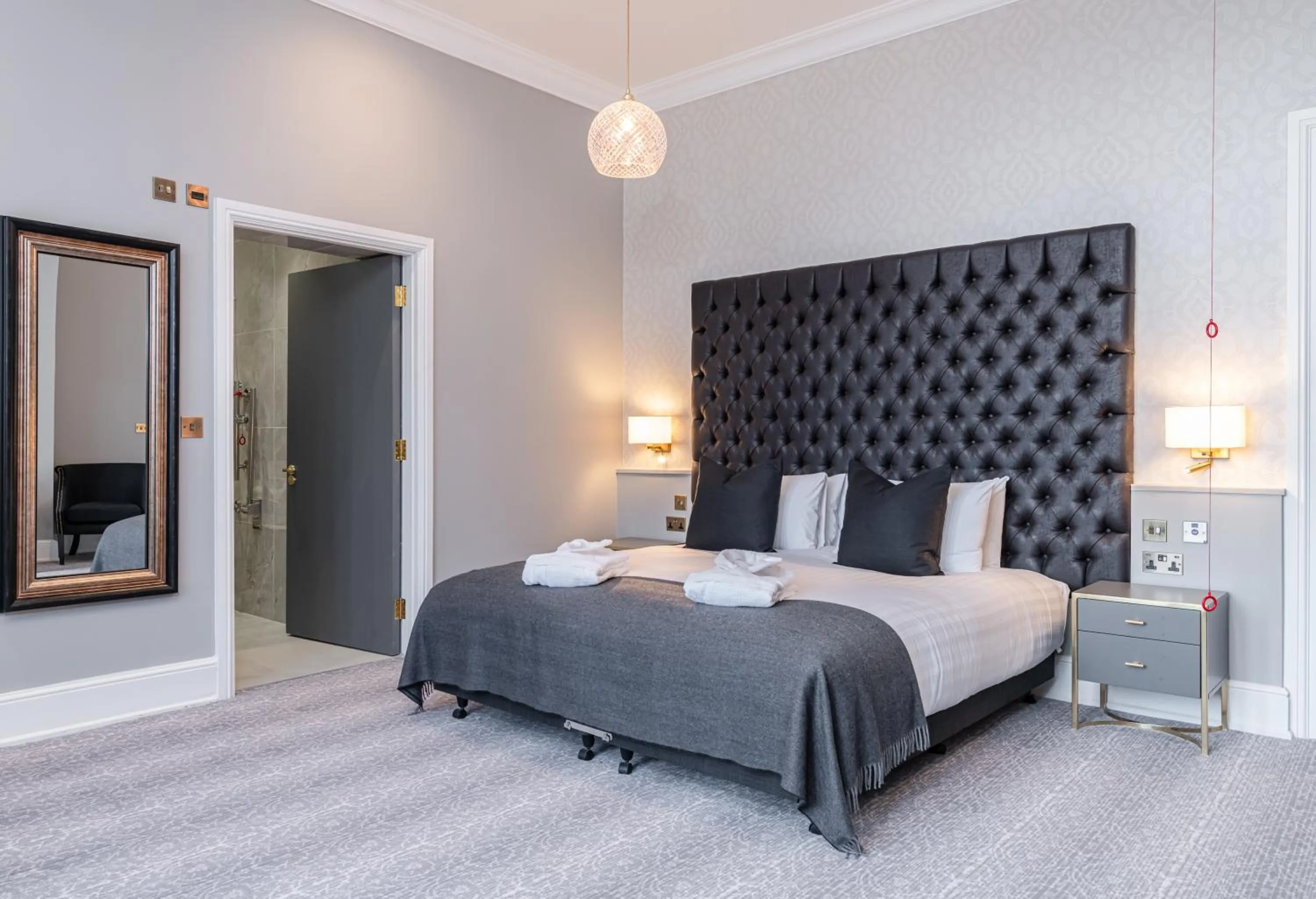 Bedroom, Bed in Easthampstead Park