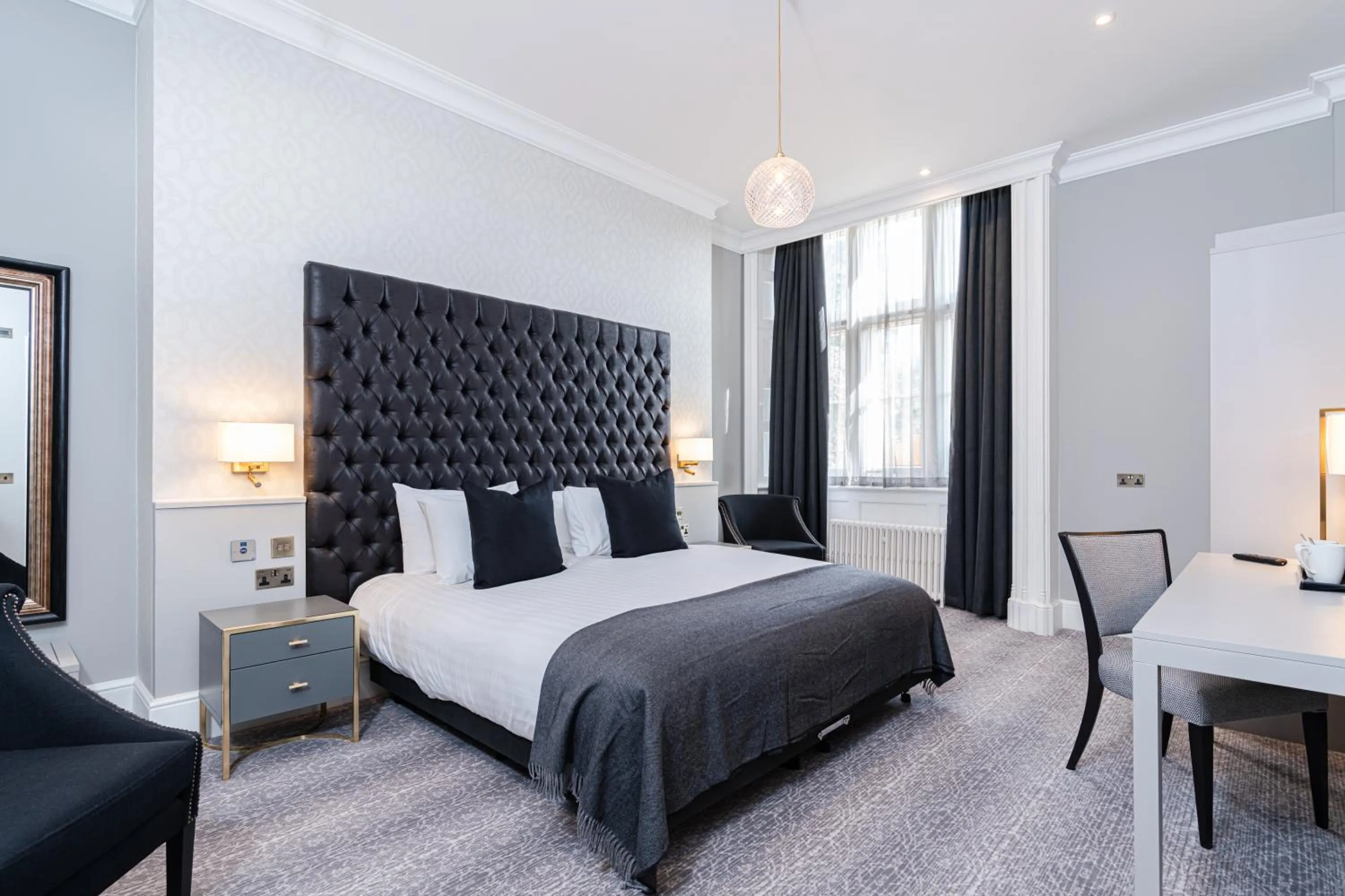 Bedroom, Bed in Easthampstead Park