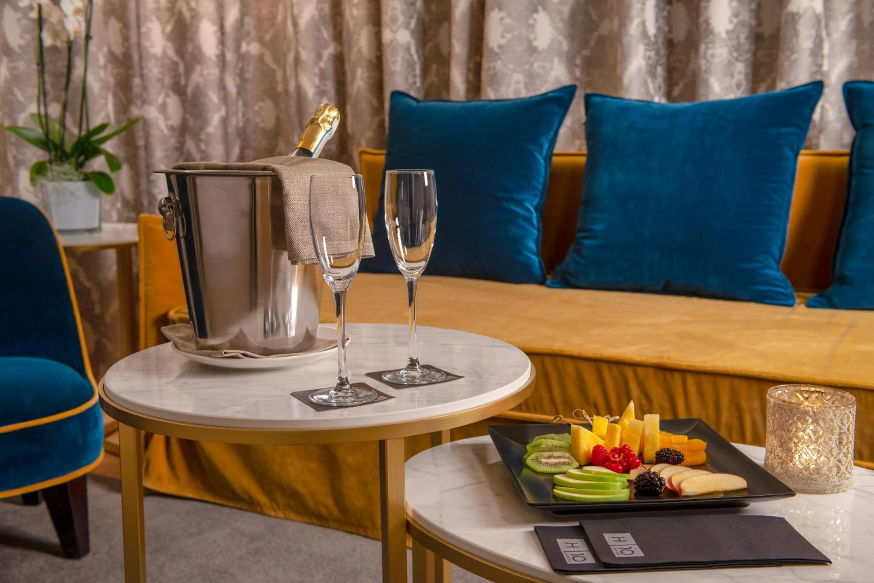 Food and drinks in H10 Palazzo Canova