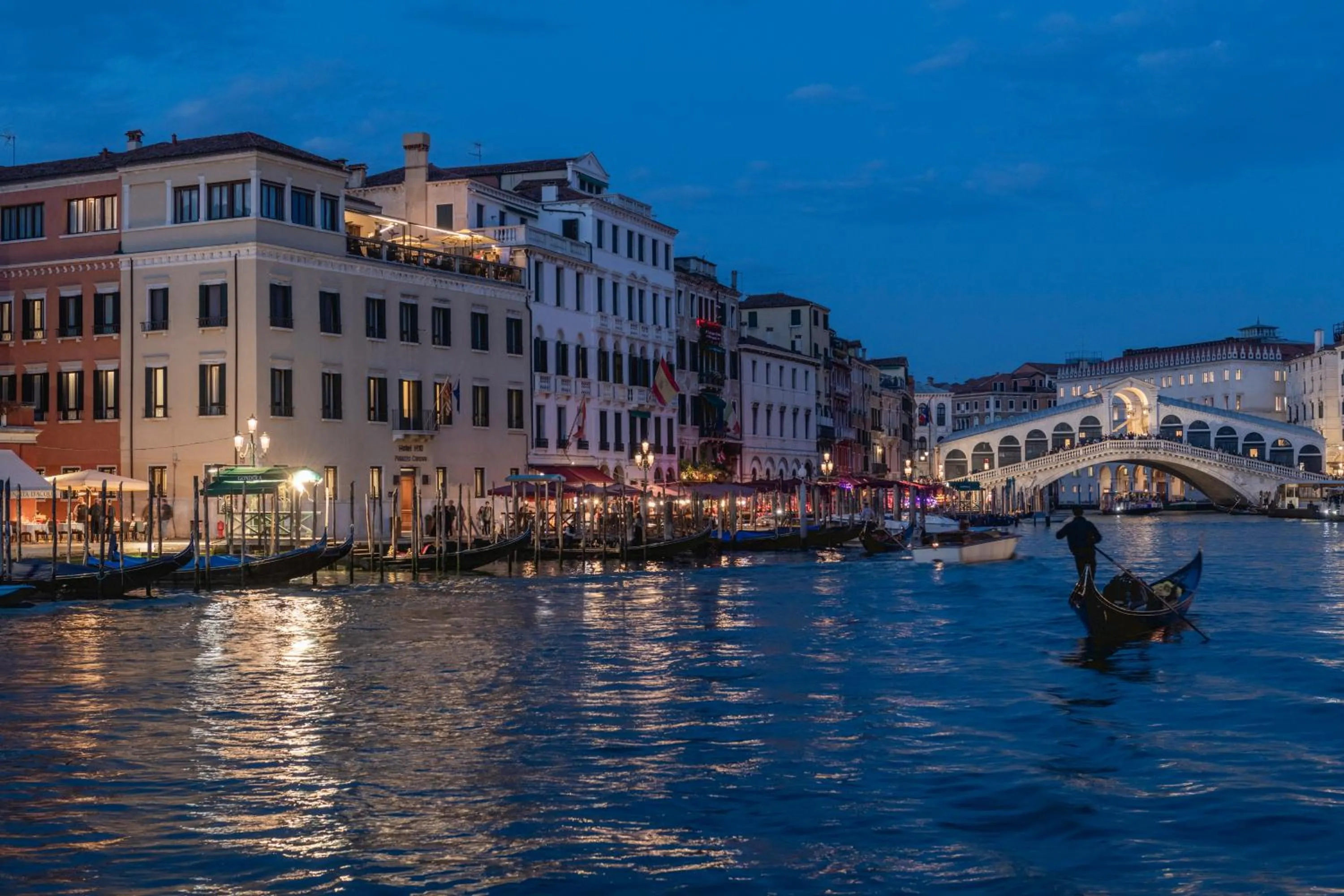 Property building in H10 Palazzo Canova