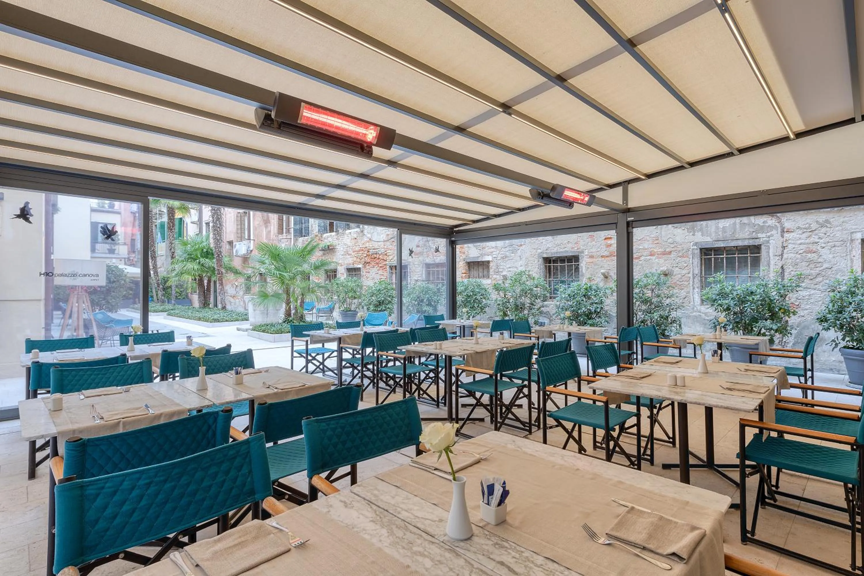 Patio in H10 Palazzo Canova
