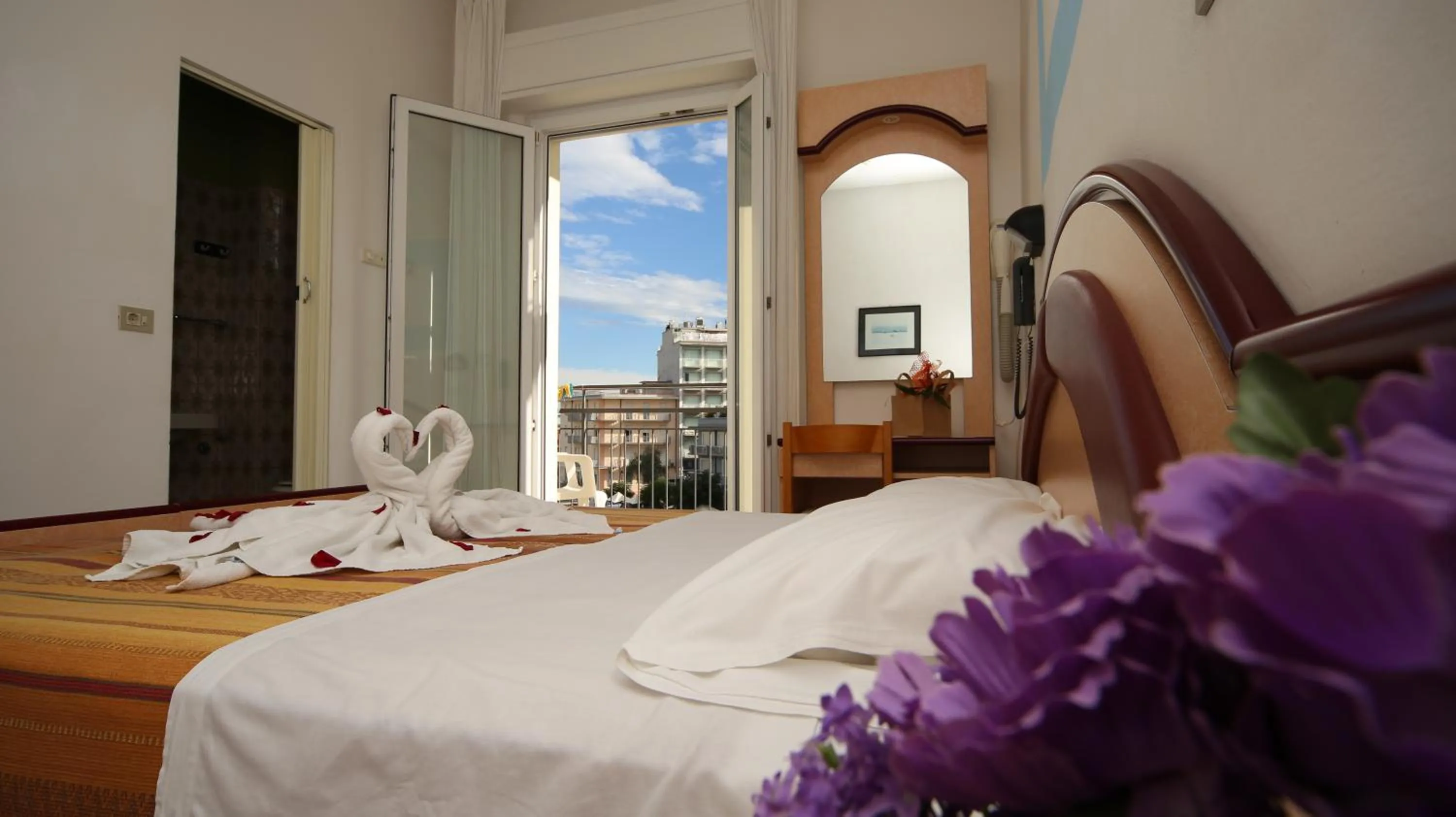 Photo of the whole room in Hotel Lugano