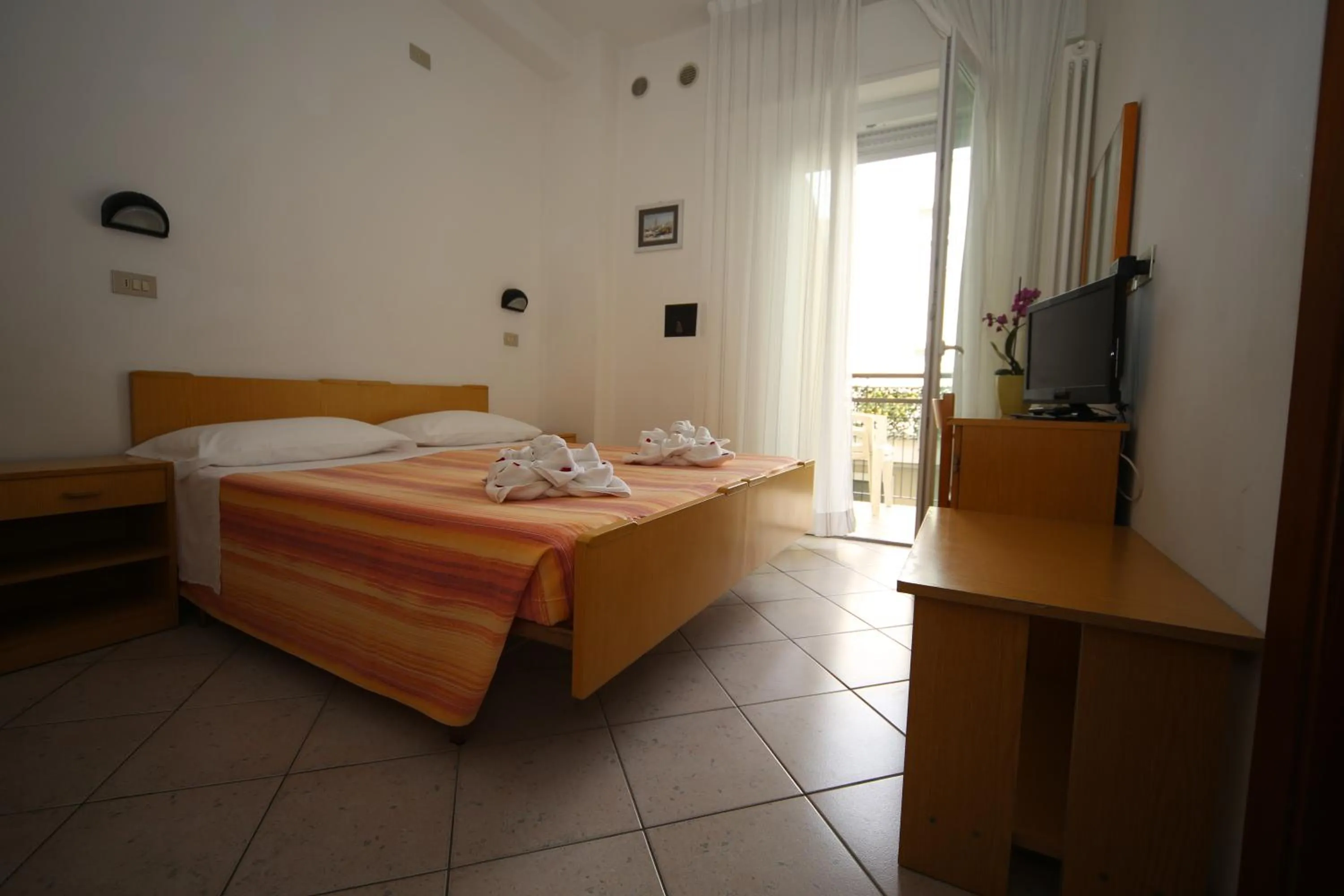 Photo of the whole room in Hotel Lugano