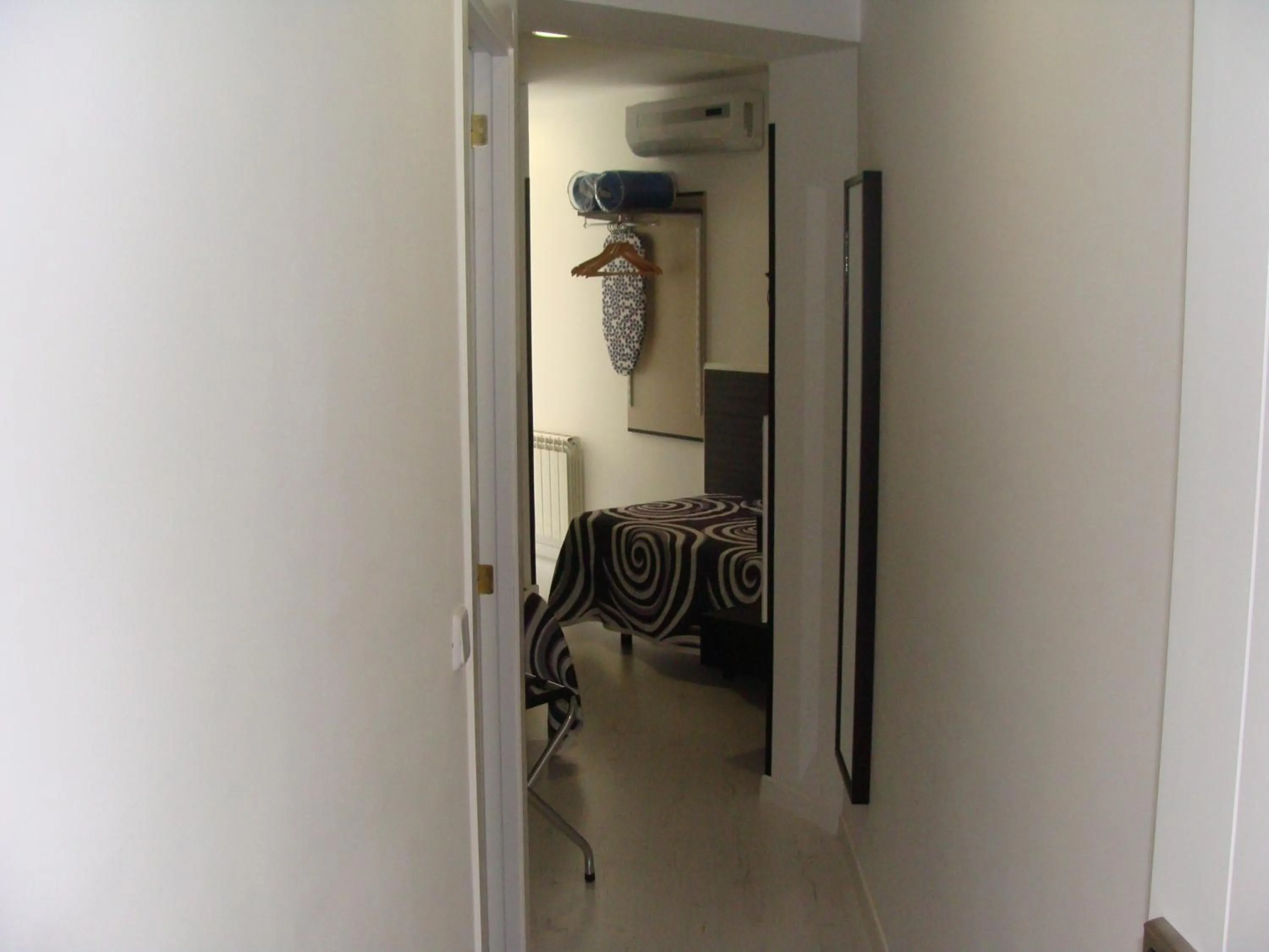 Decorative detail in Hostal JQ Madrid 1