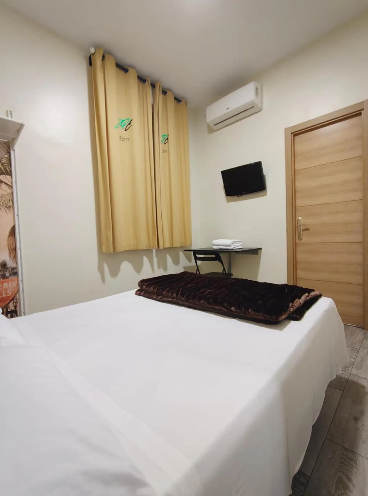 Bedroom, Bed in Hostal JQ Madrid 1