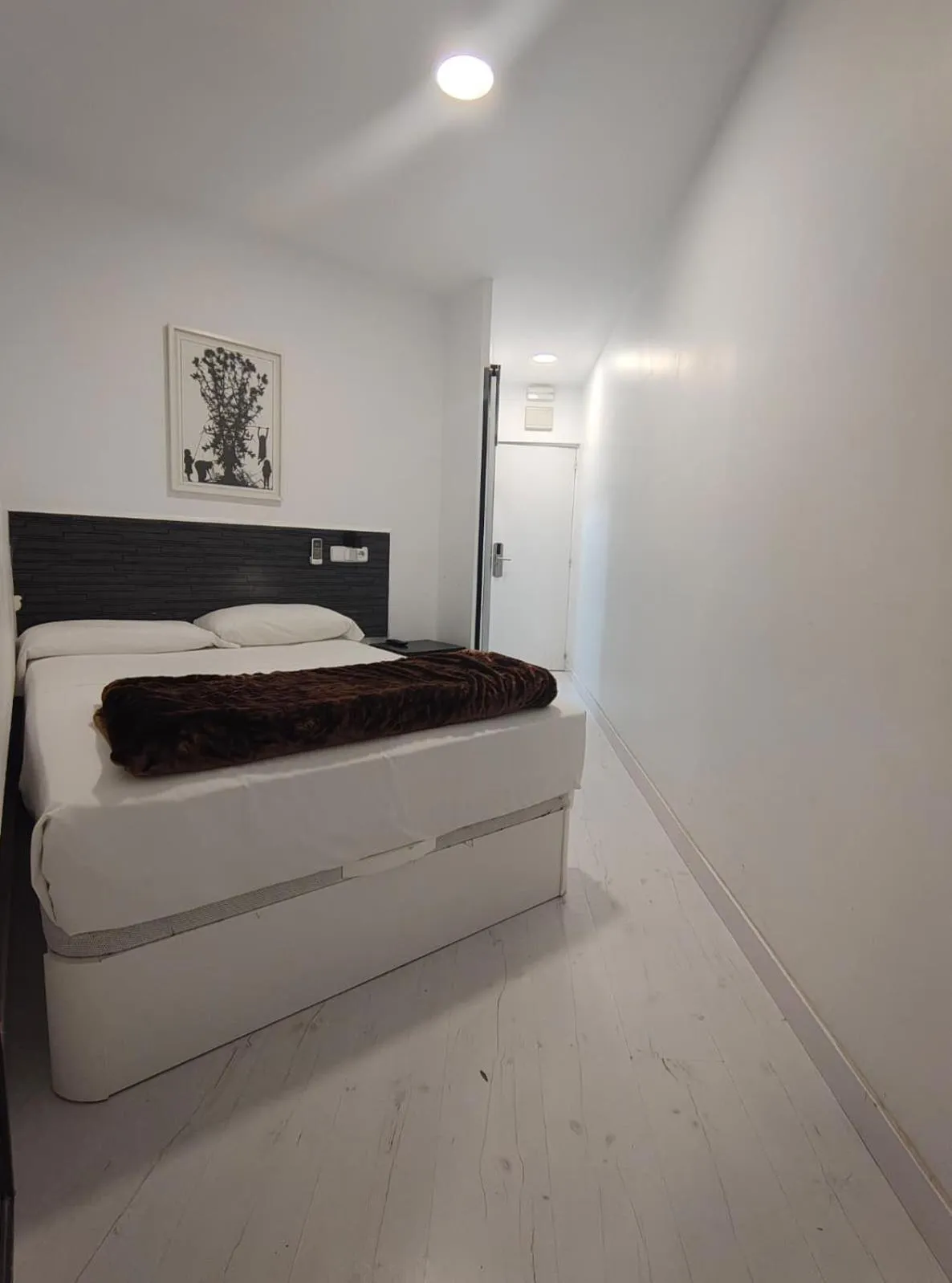 Bedroom, Bed in Hostal JQ Madrid 1