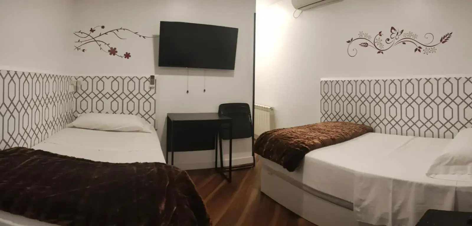 Twin Room - single occupancy in Hostal JQ Madrid 1 Twin Room - single occupancy in Hostal JQ Madrid 1