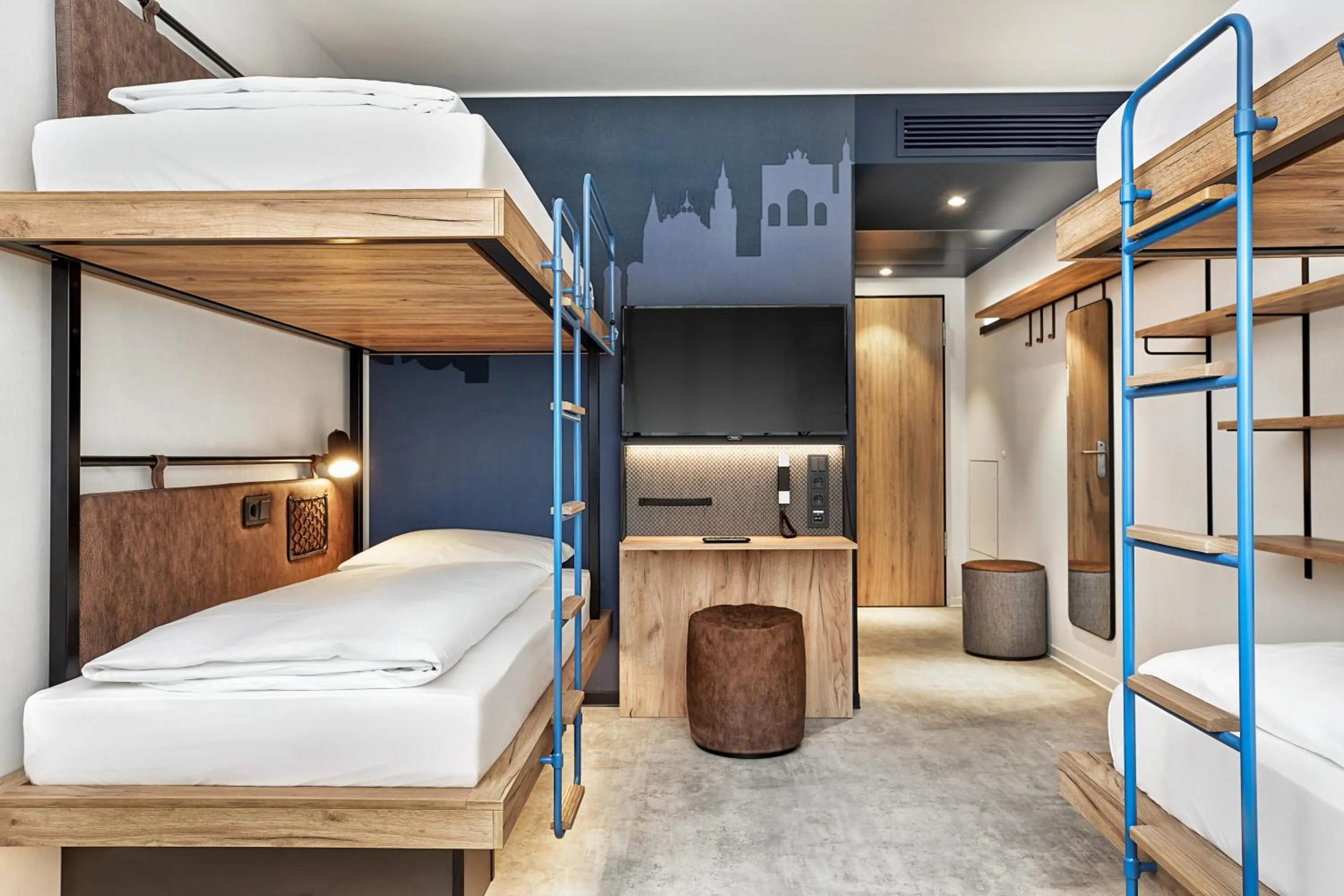 Photo of the whole room, Bed in H2 Hotel München Olympiapark