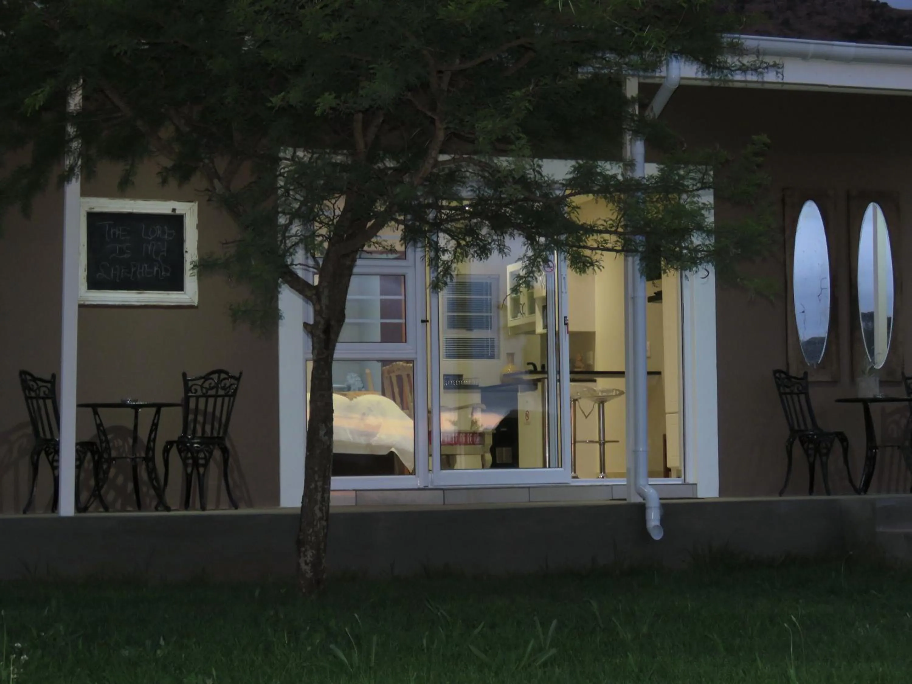 a Dam's View Accommodation