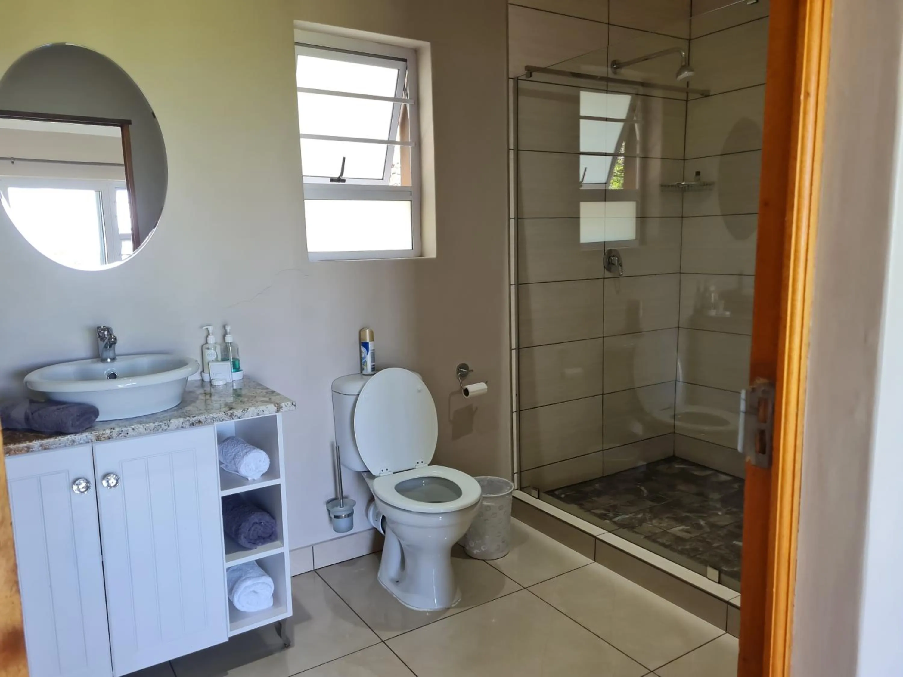 a Dam's View Accommodation