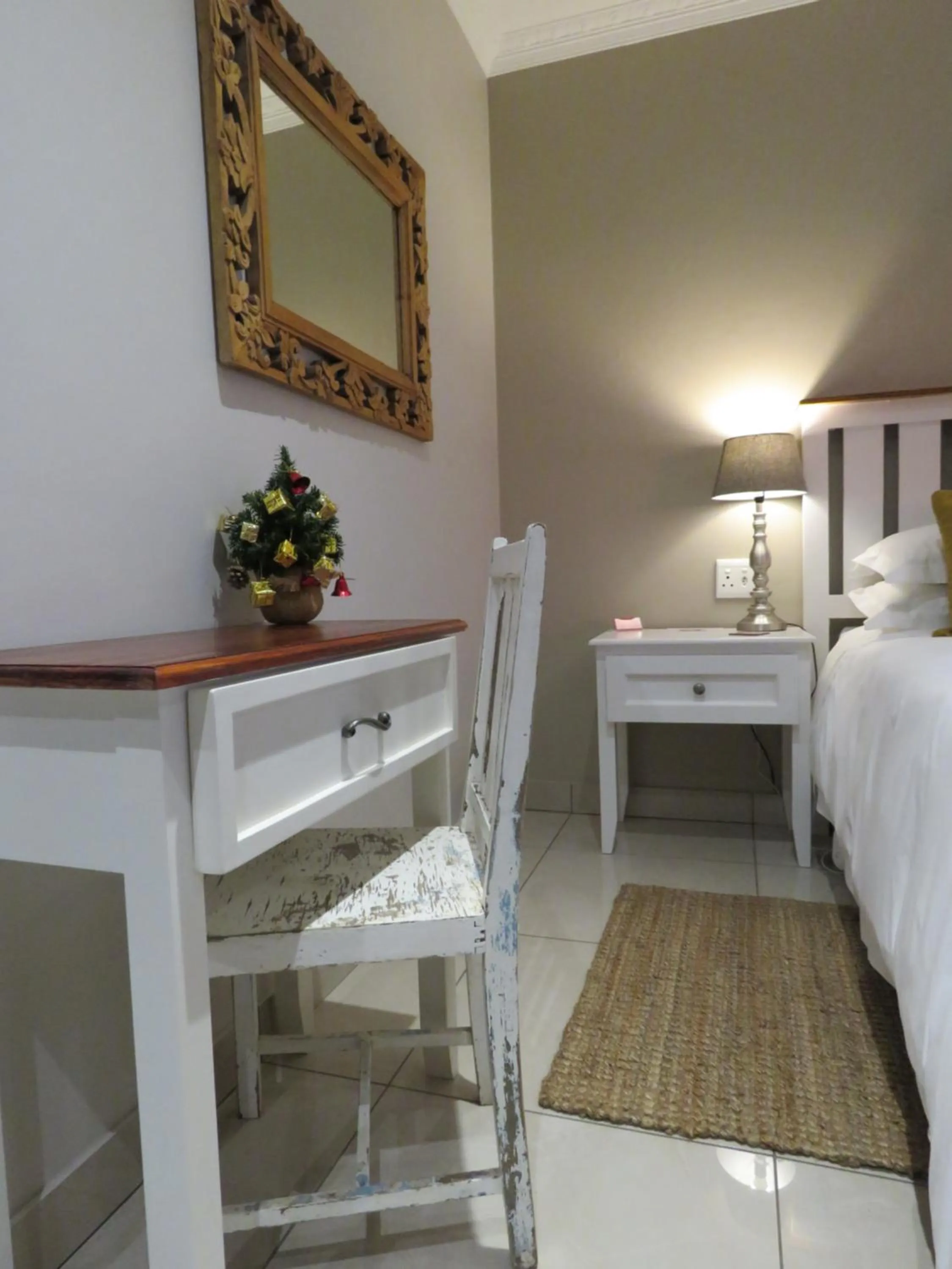 Bed in a Dam's View Accommodation