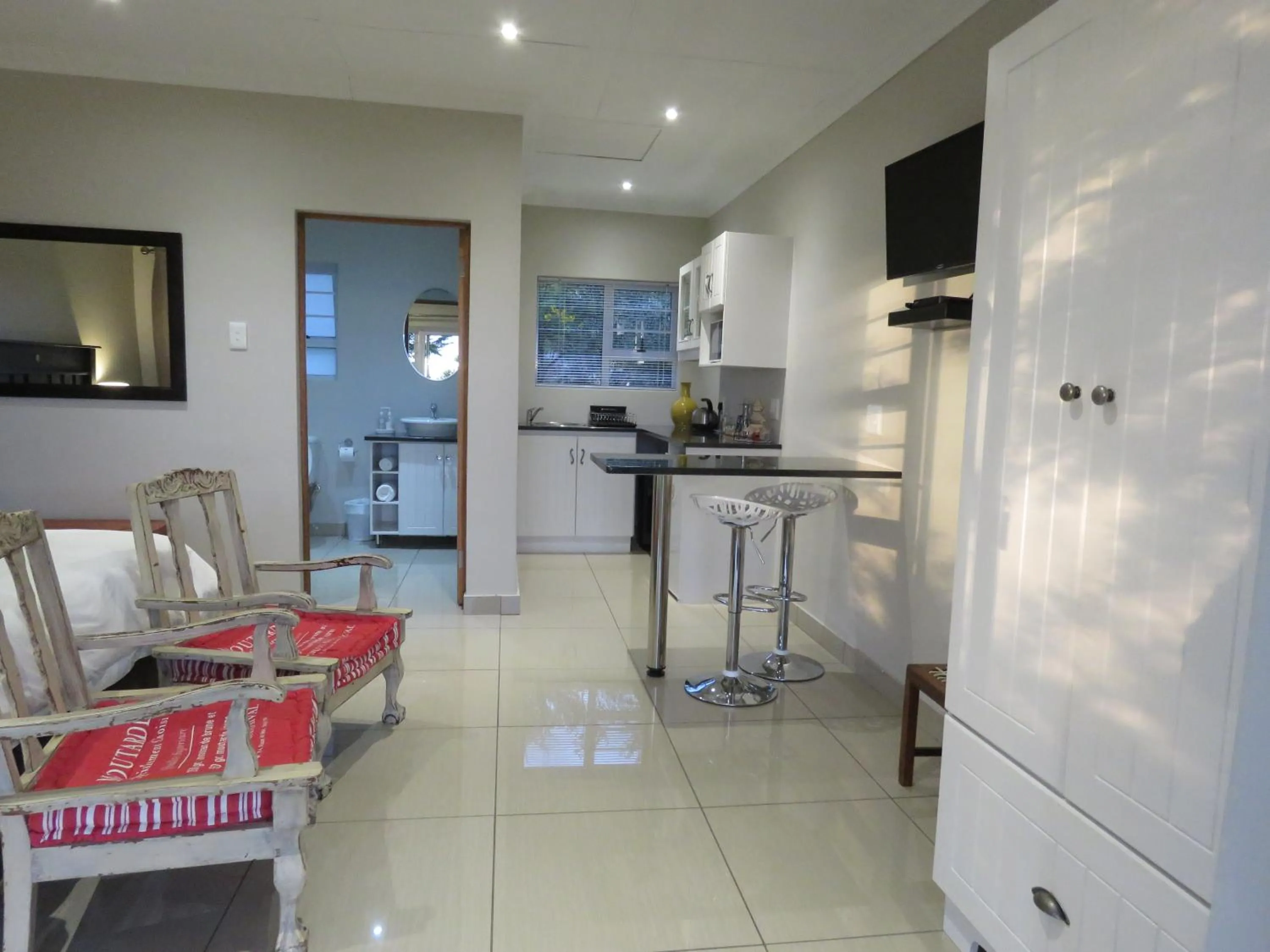 a Dam's View Accommodation