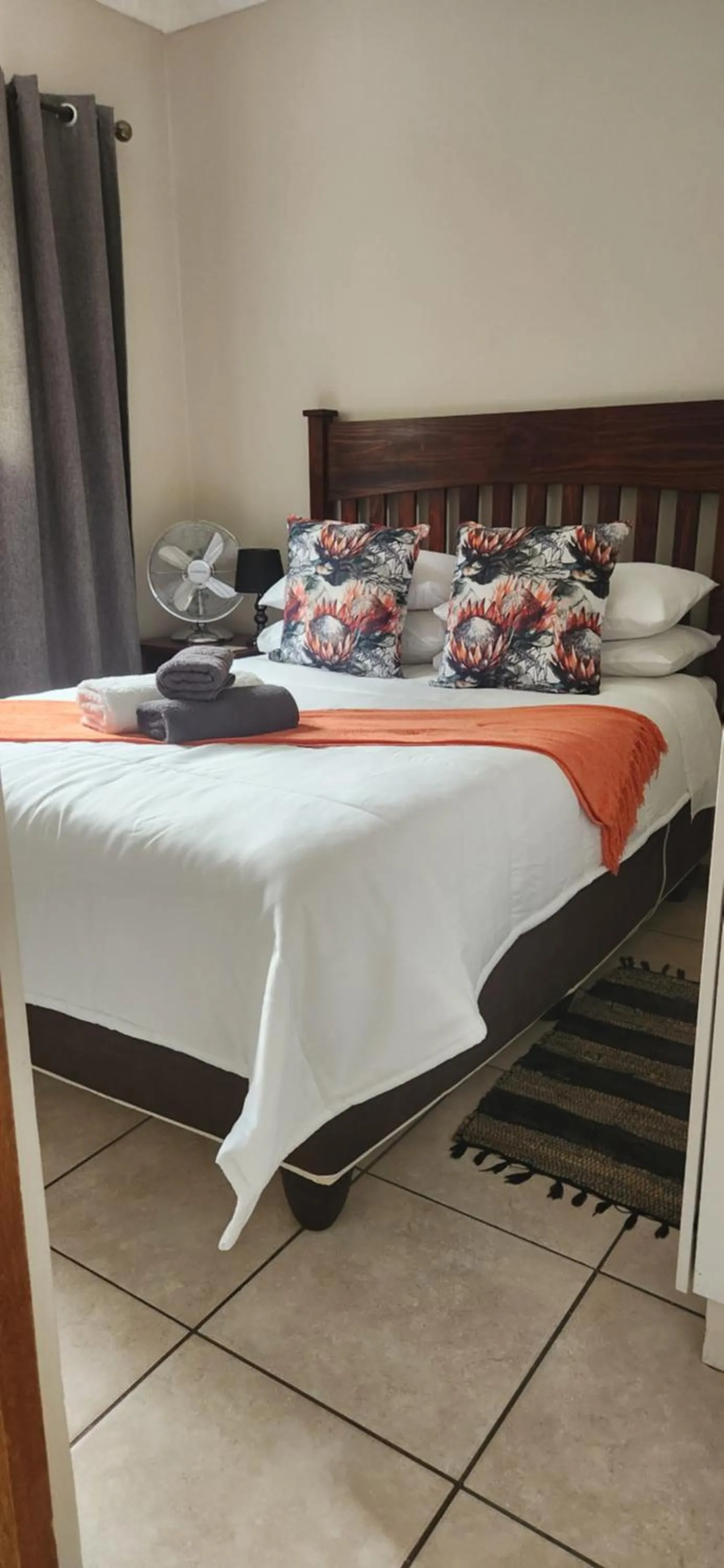 Bed in a Dam's View Accommodation