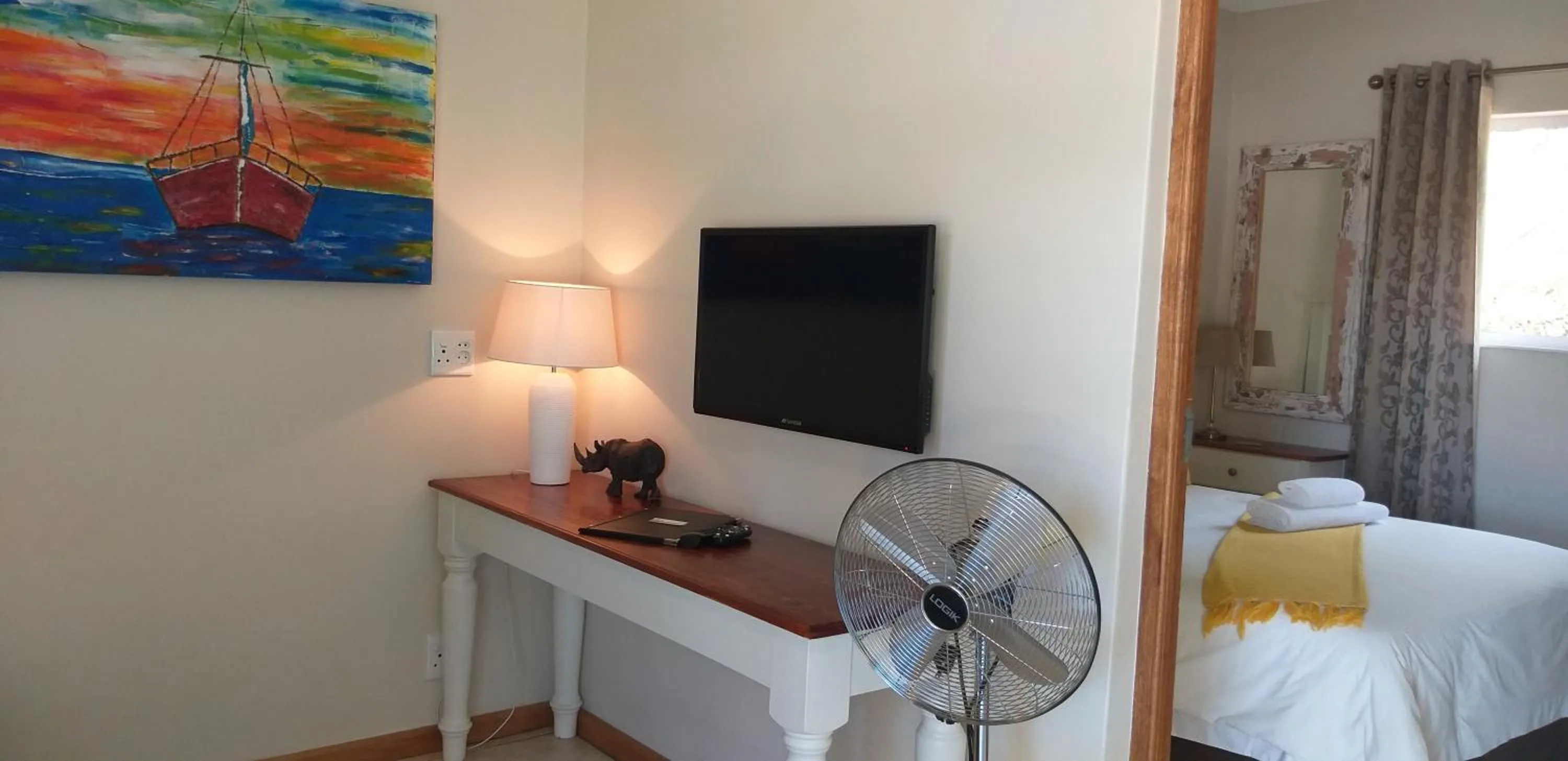 Bed in a Dam's View Accommodation