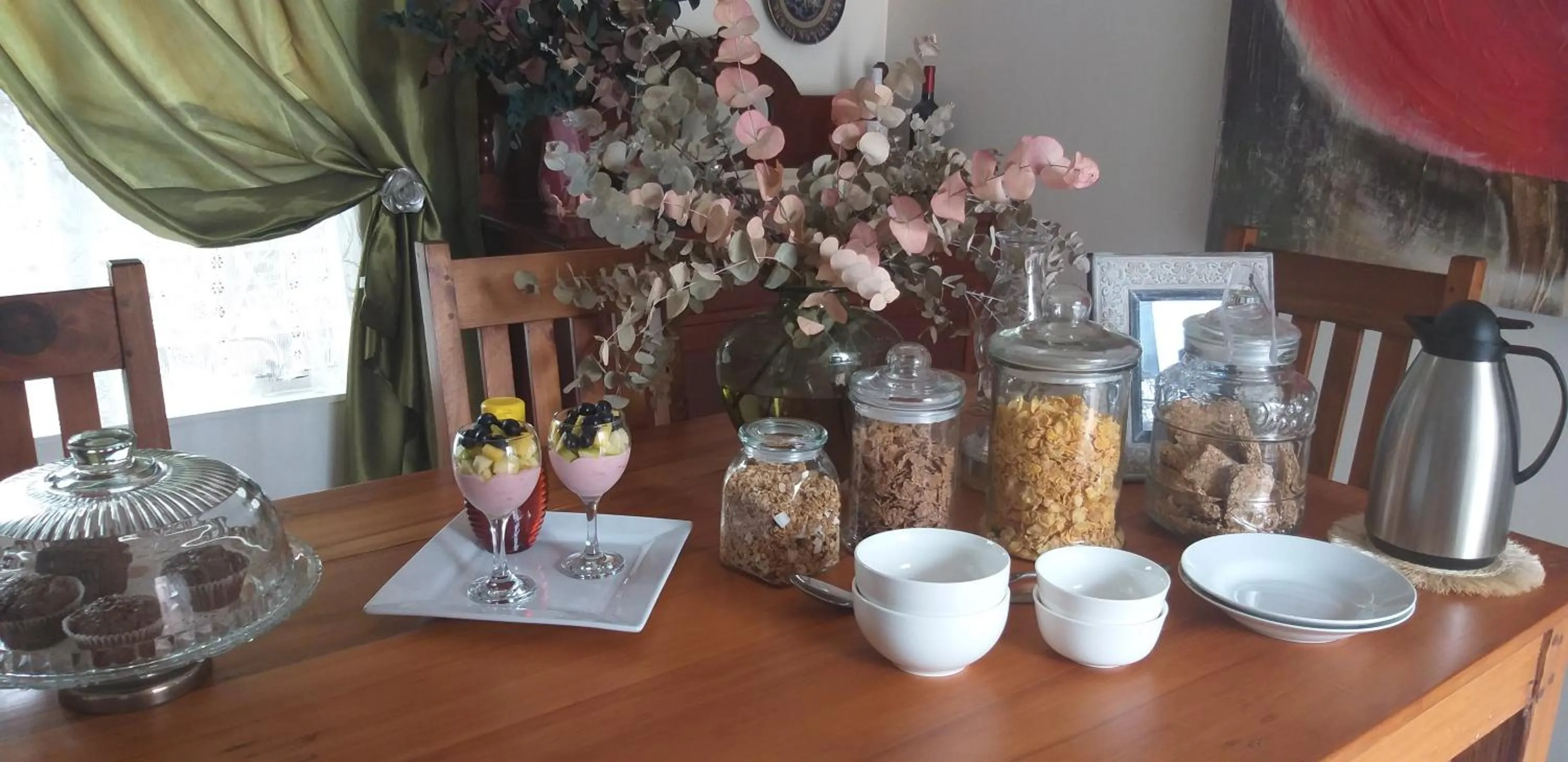 Breakfast in a Dam's View Accommodation