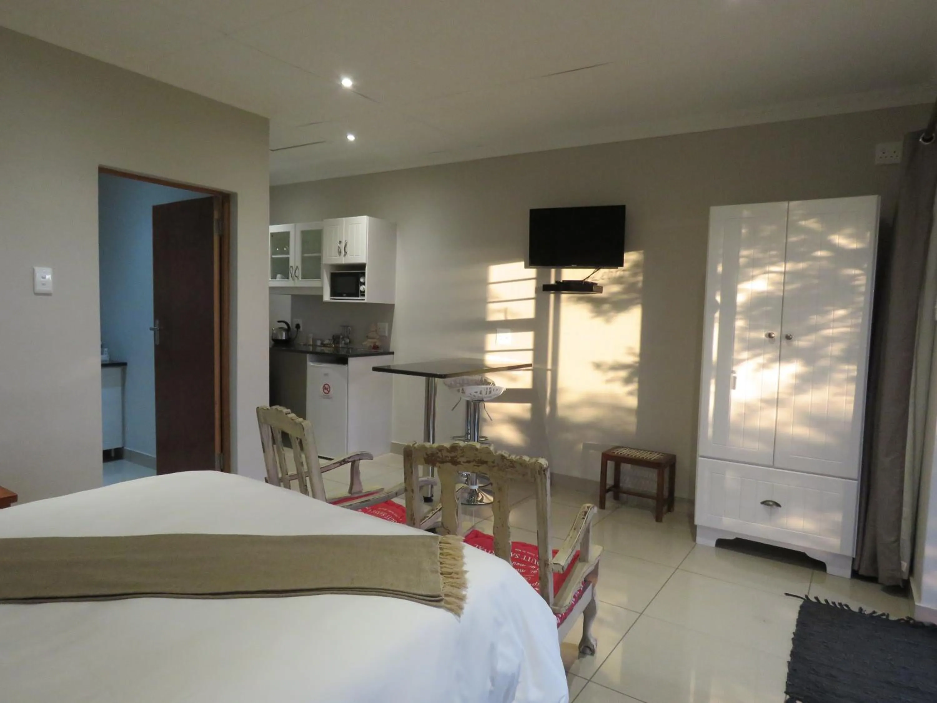 Bed in a Dam's View Accommodation