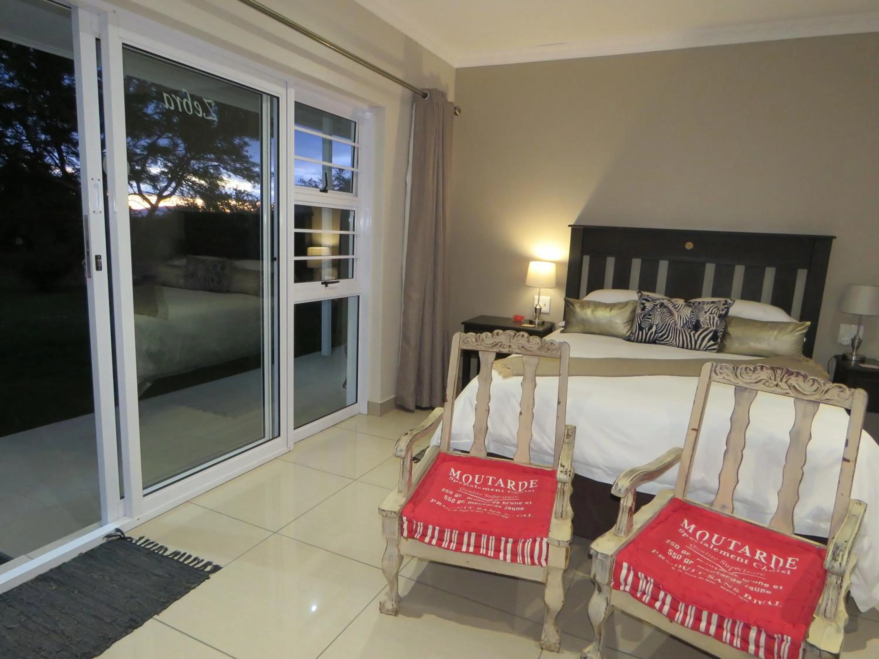 a Dam's View Accommodation