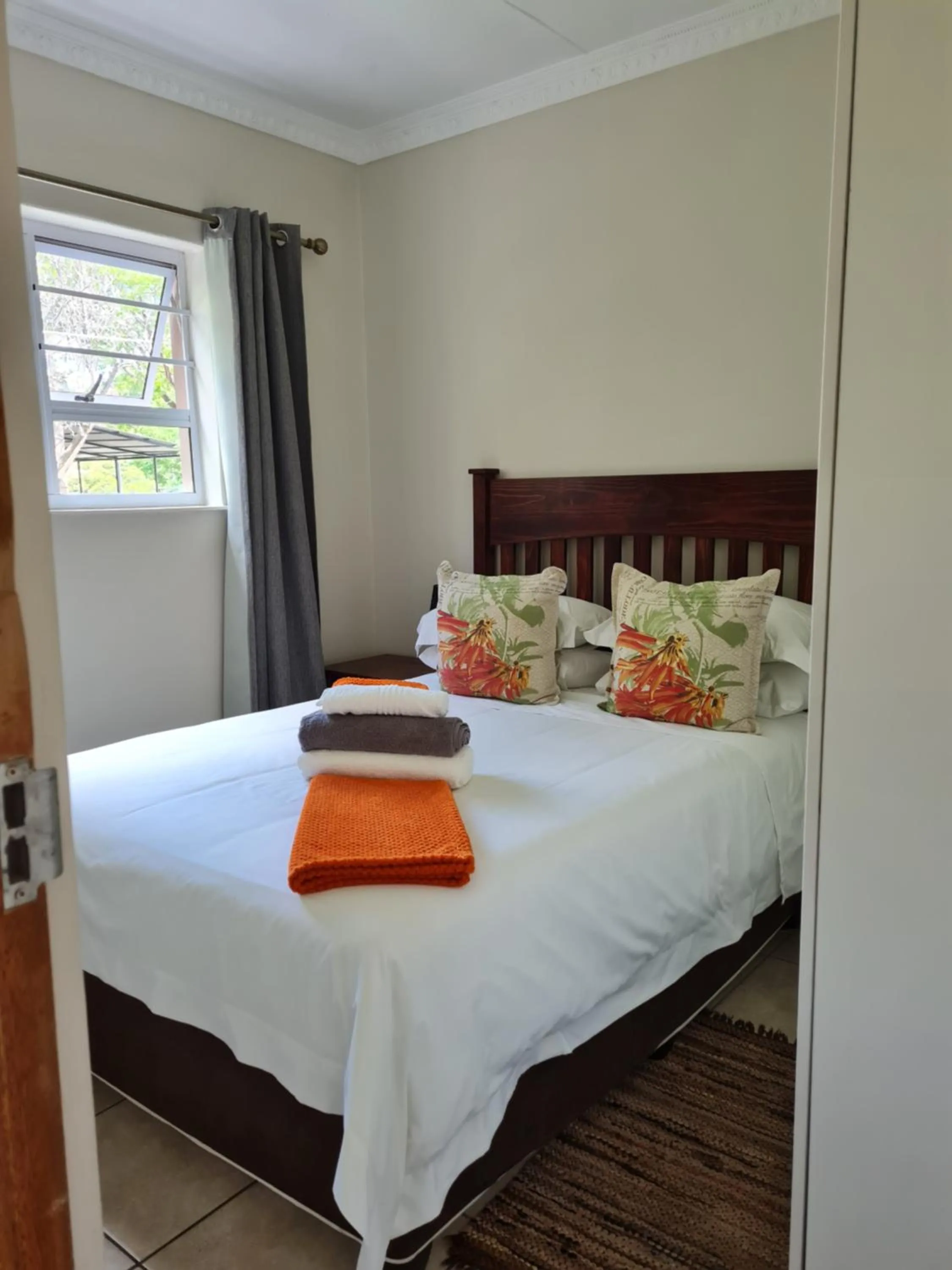 Bed in a Dam's View Accommodation