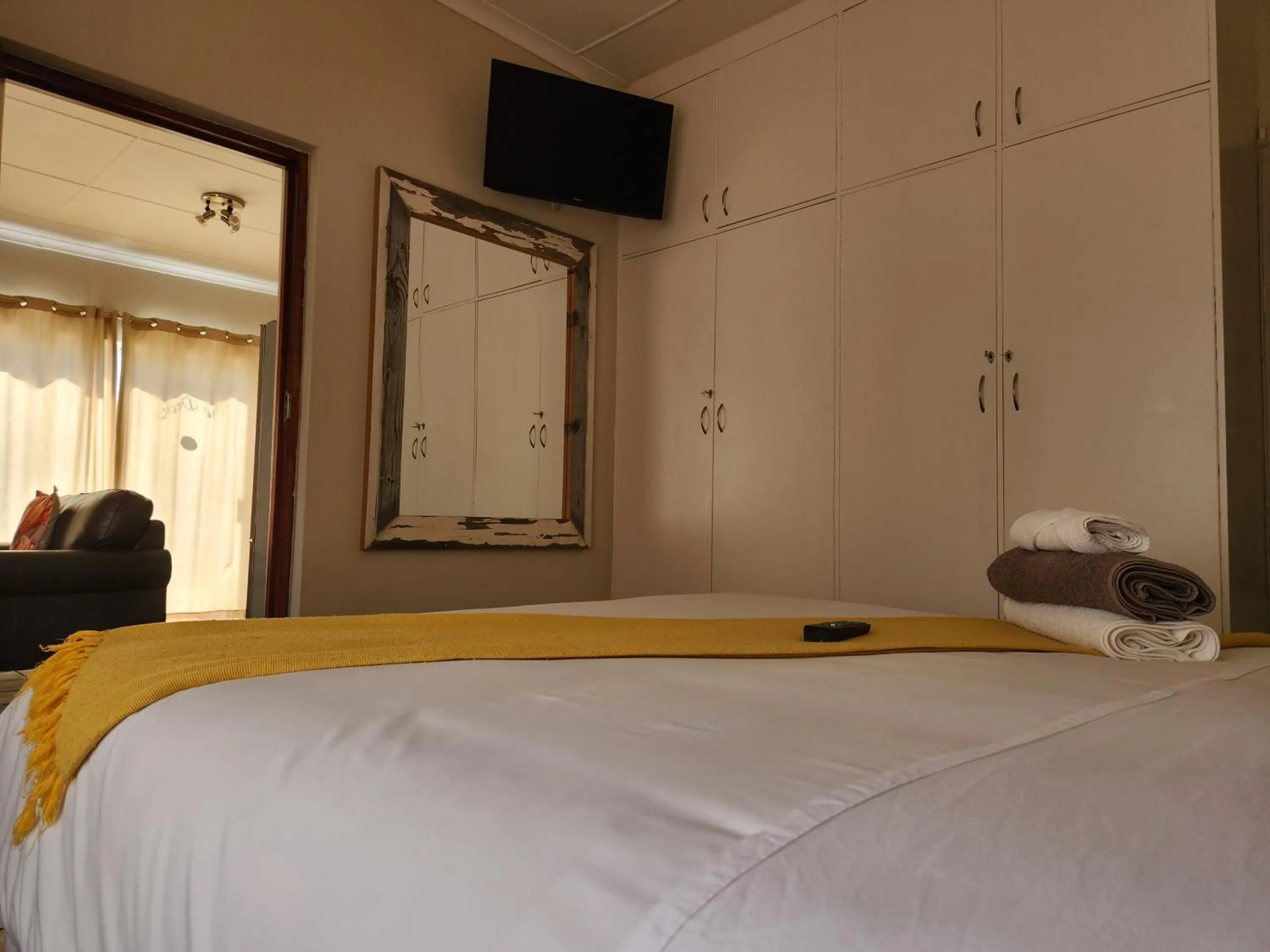 Bed in a Dam's View Accommodation