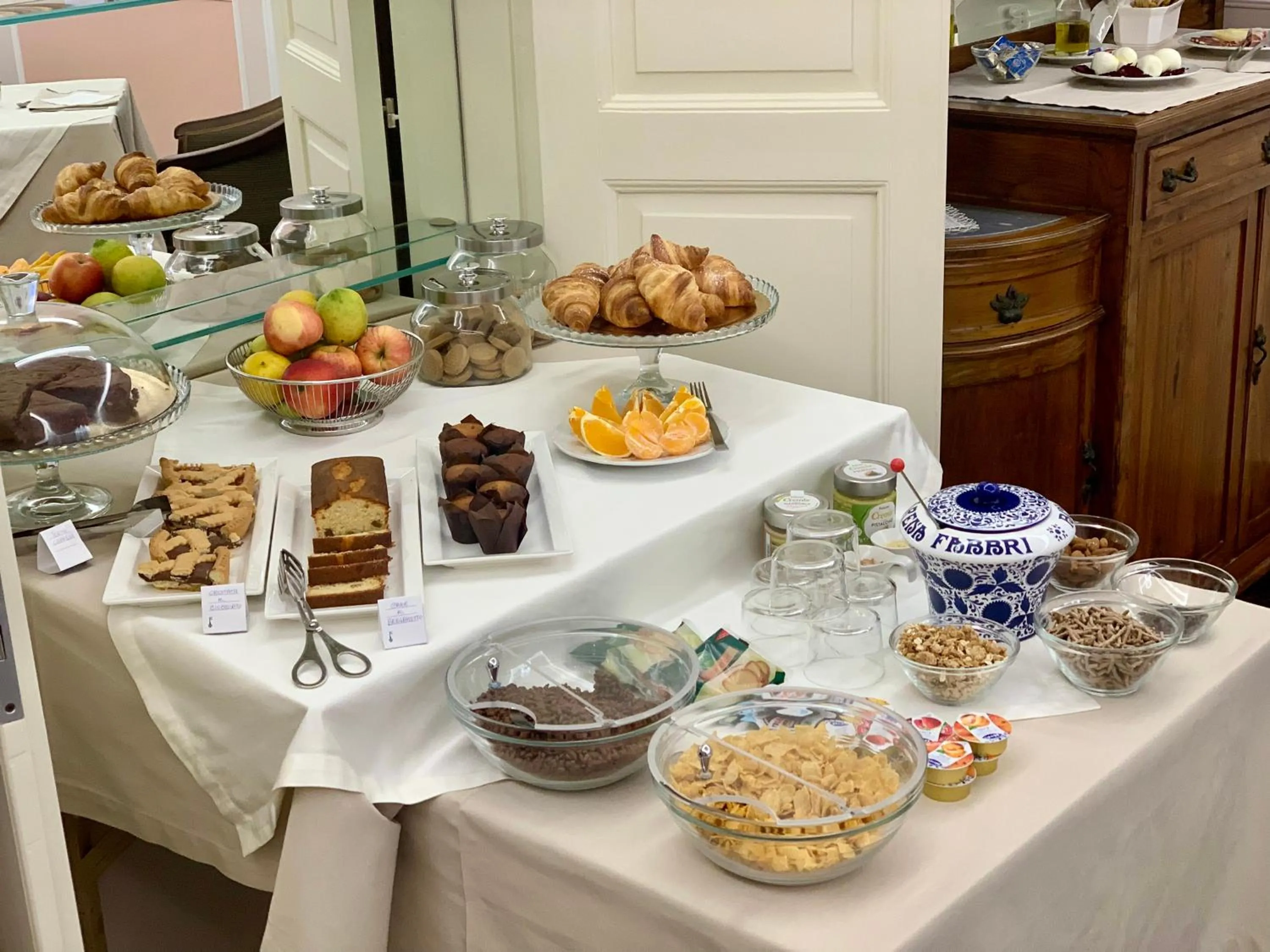 Buffet breakfast in Le Corti - Dimora storica