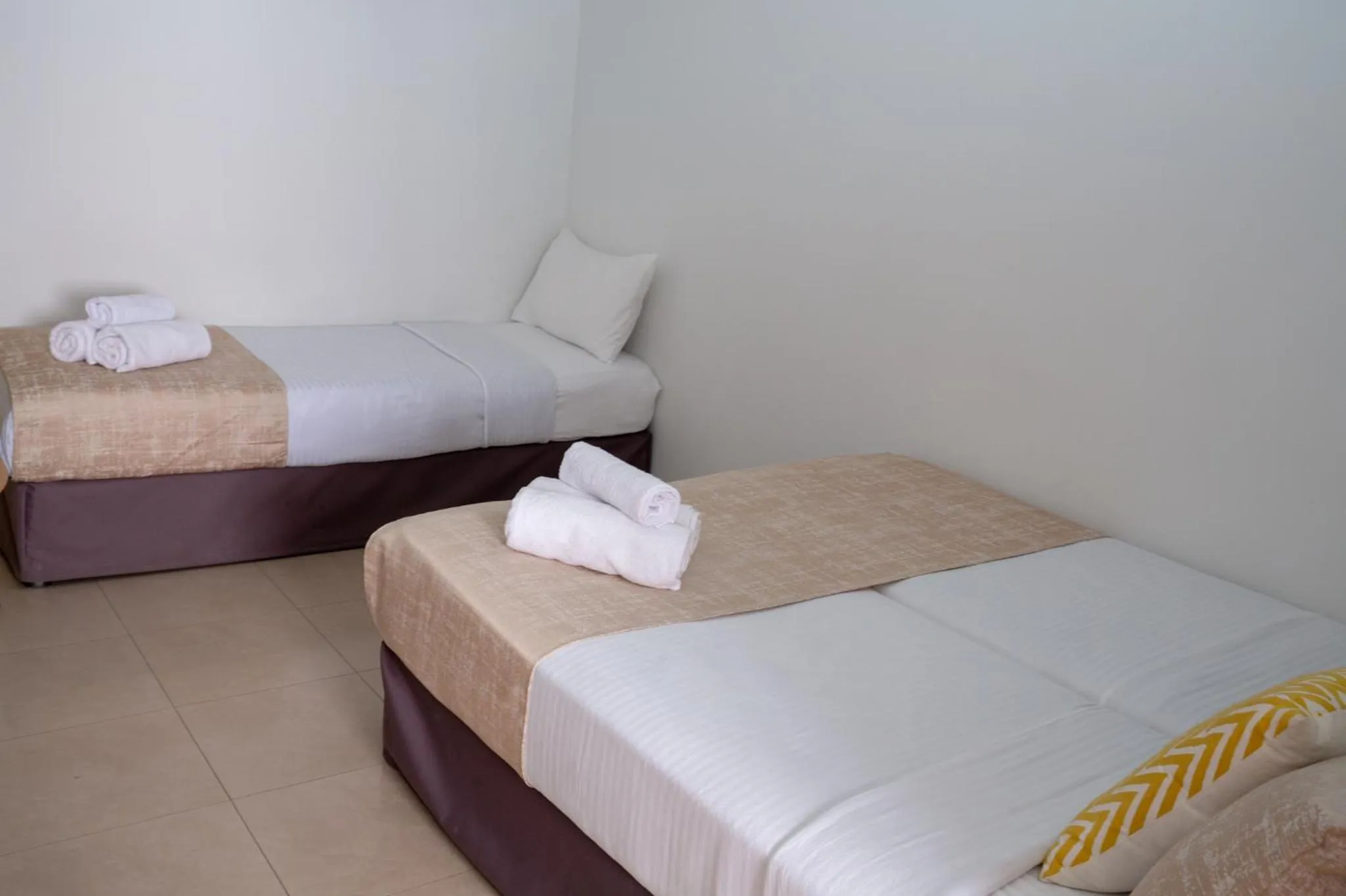 Photo of the whole room, Bed in Motel Aviv