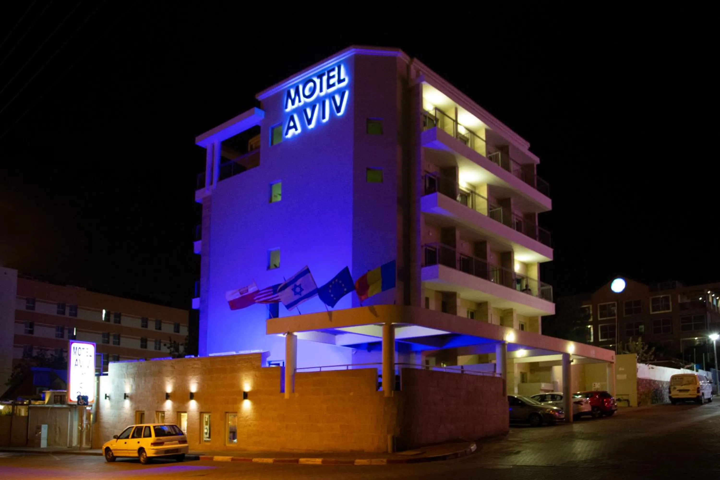 Facade/entrance in Motel Aviv