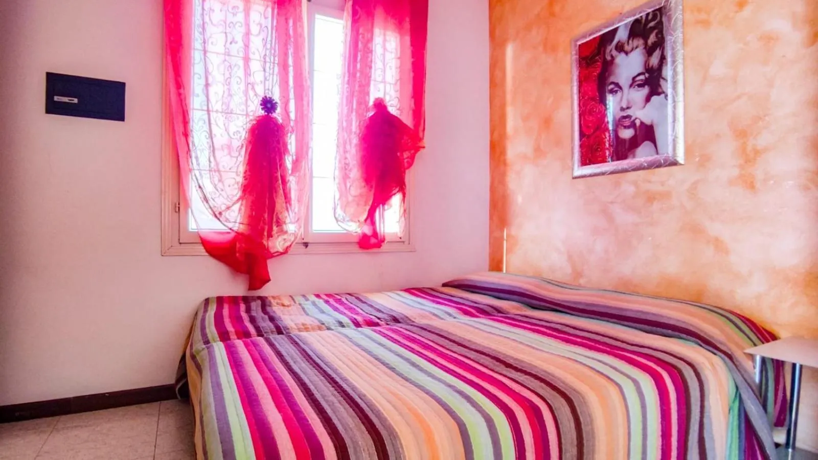 Bedroom, Bed in Franco