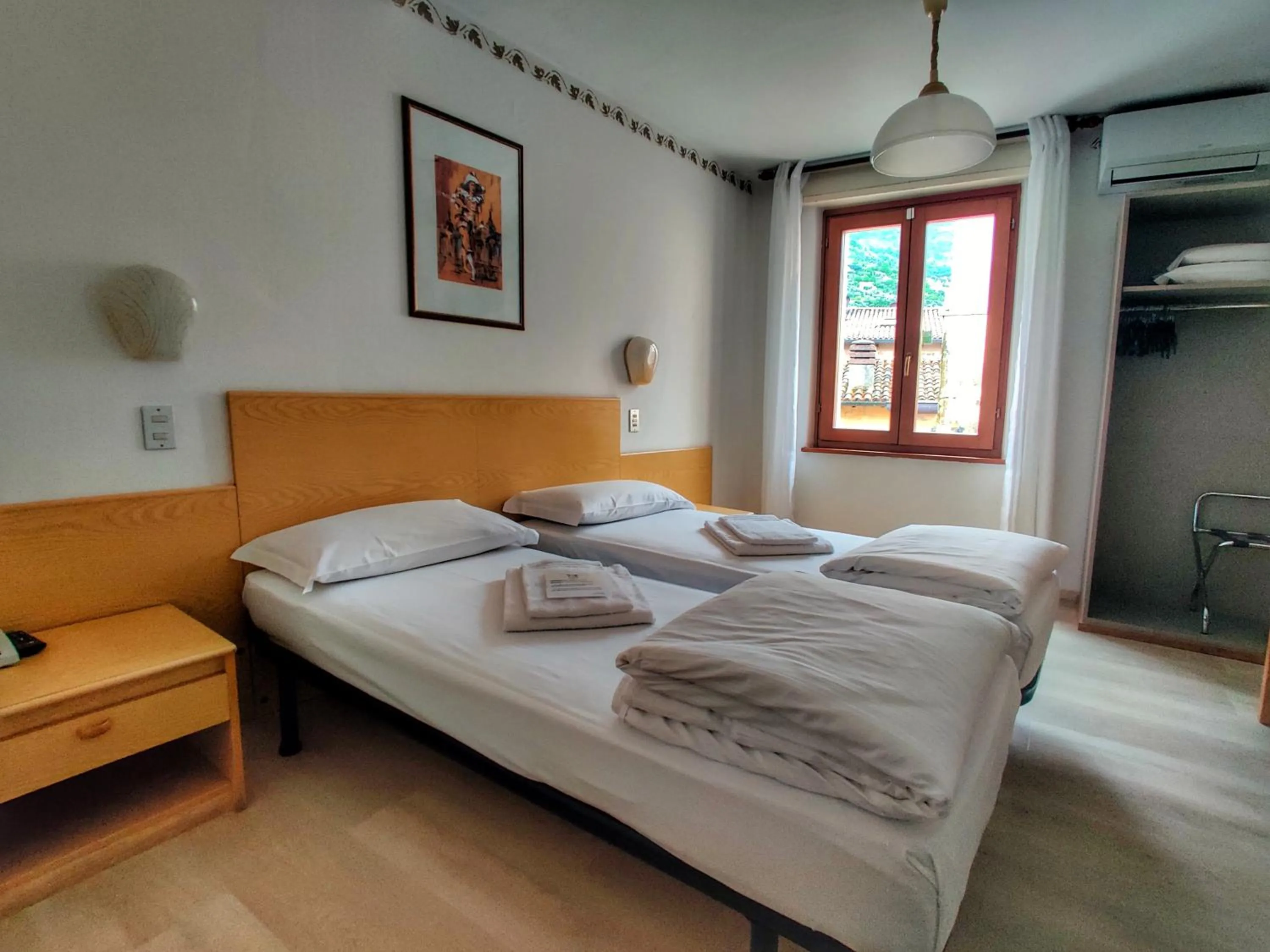 Bedroom, Bed in Hotel Modena old town