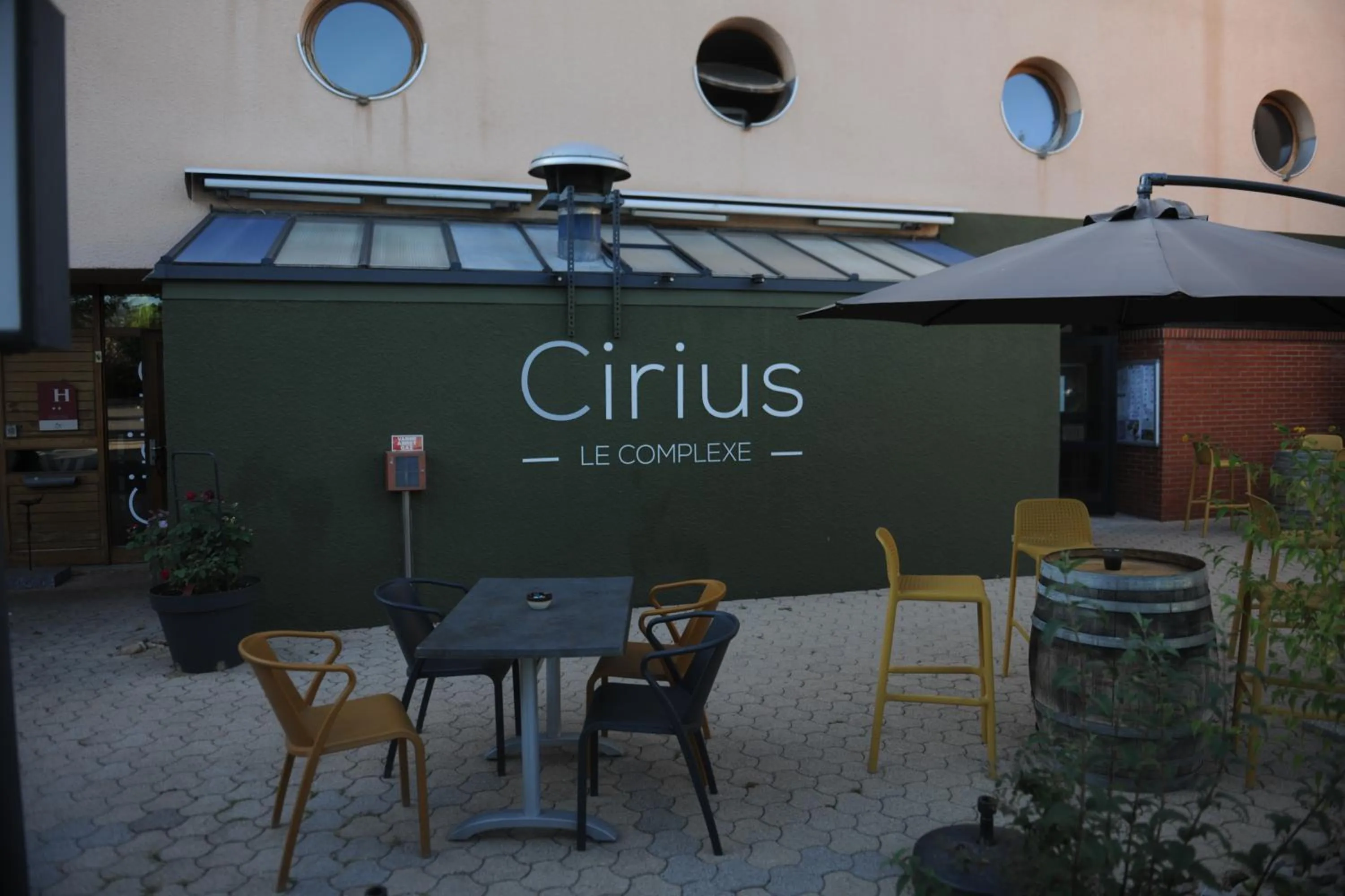 Property building in HOTEL RESTAURANT CIRIUS