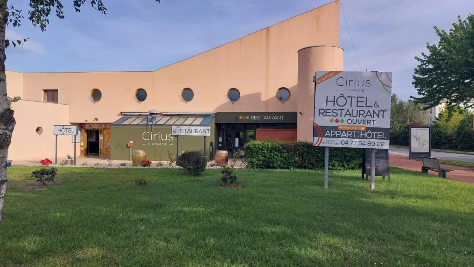 Property building in HOTEL RESTAURANT CIRIUS