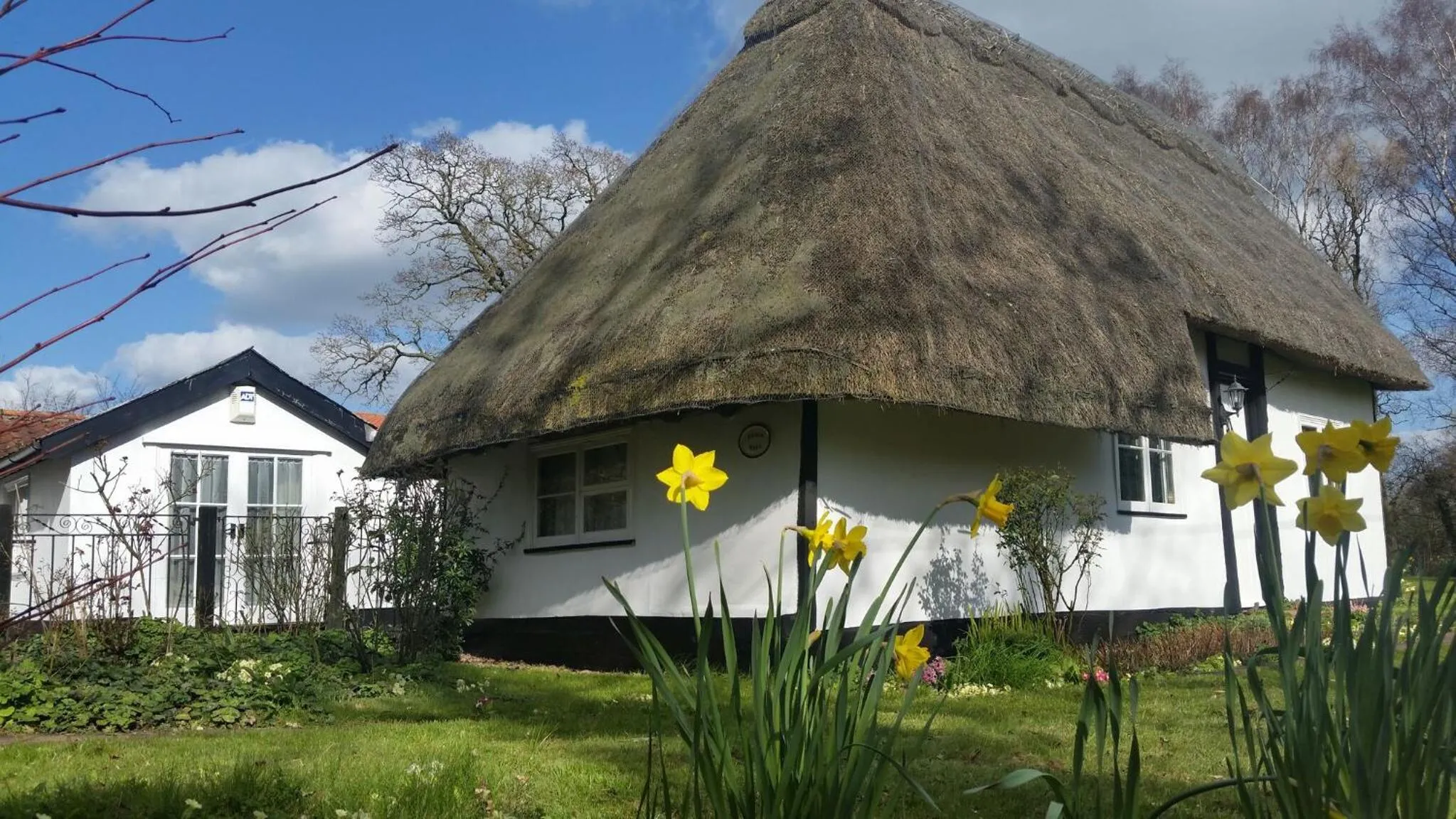 Facade/entrance in Frogs Hall B&B