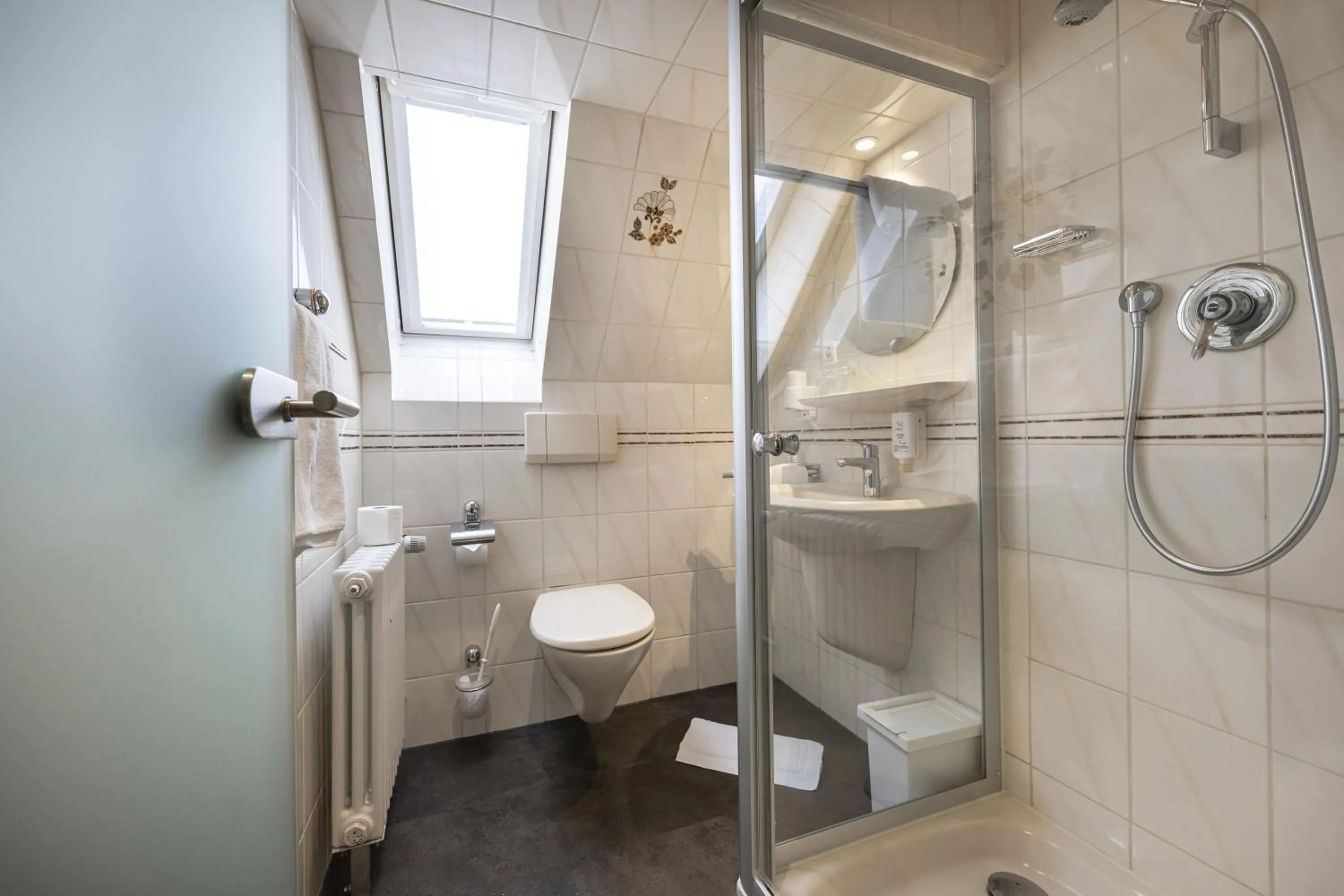 Shower in Jauch's Löwen Hotel-Restaurant