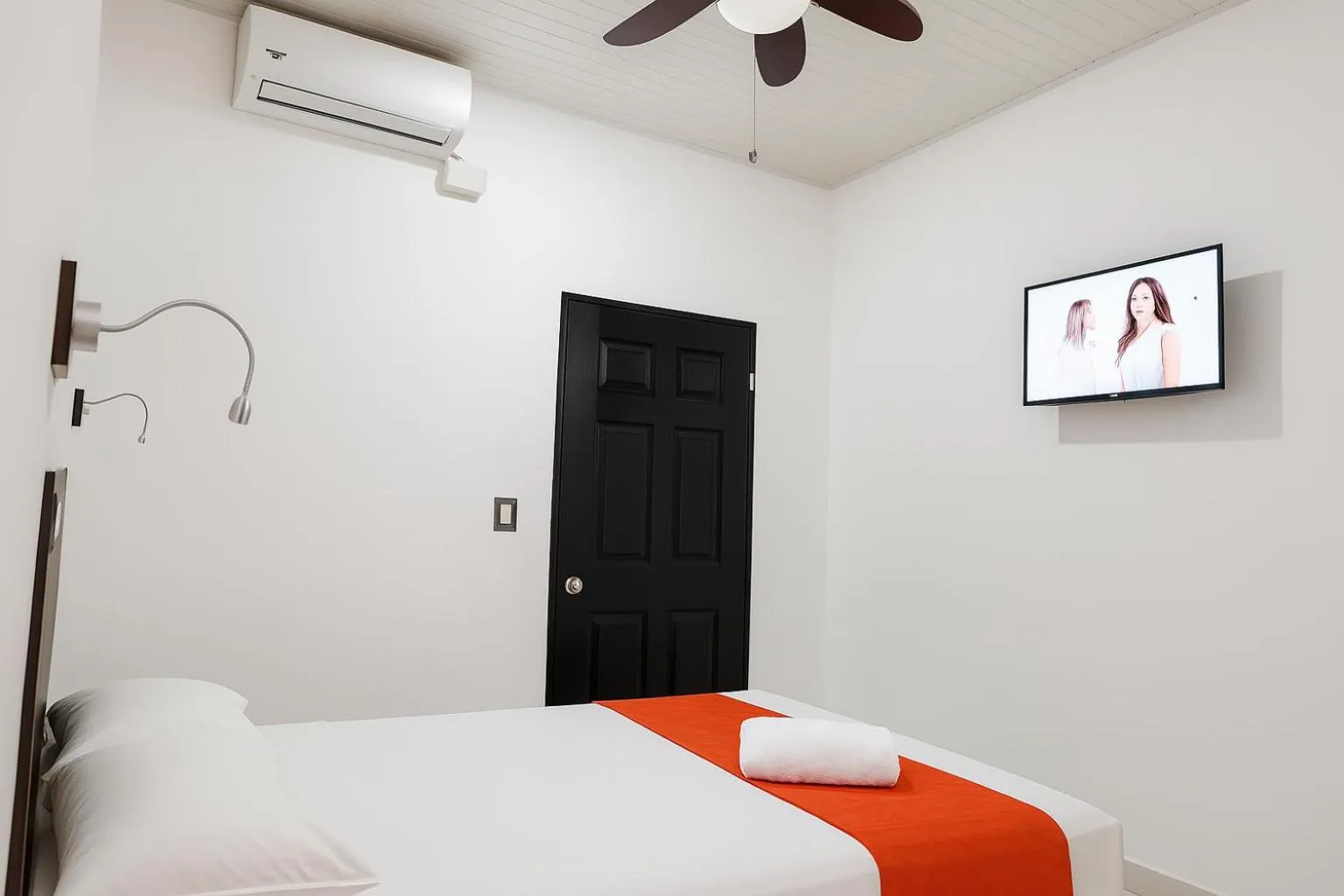 Bed in Hotel Milan Costa Rica