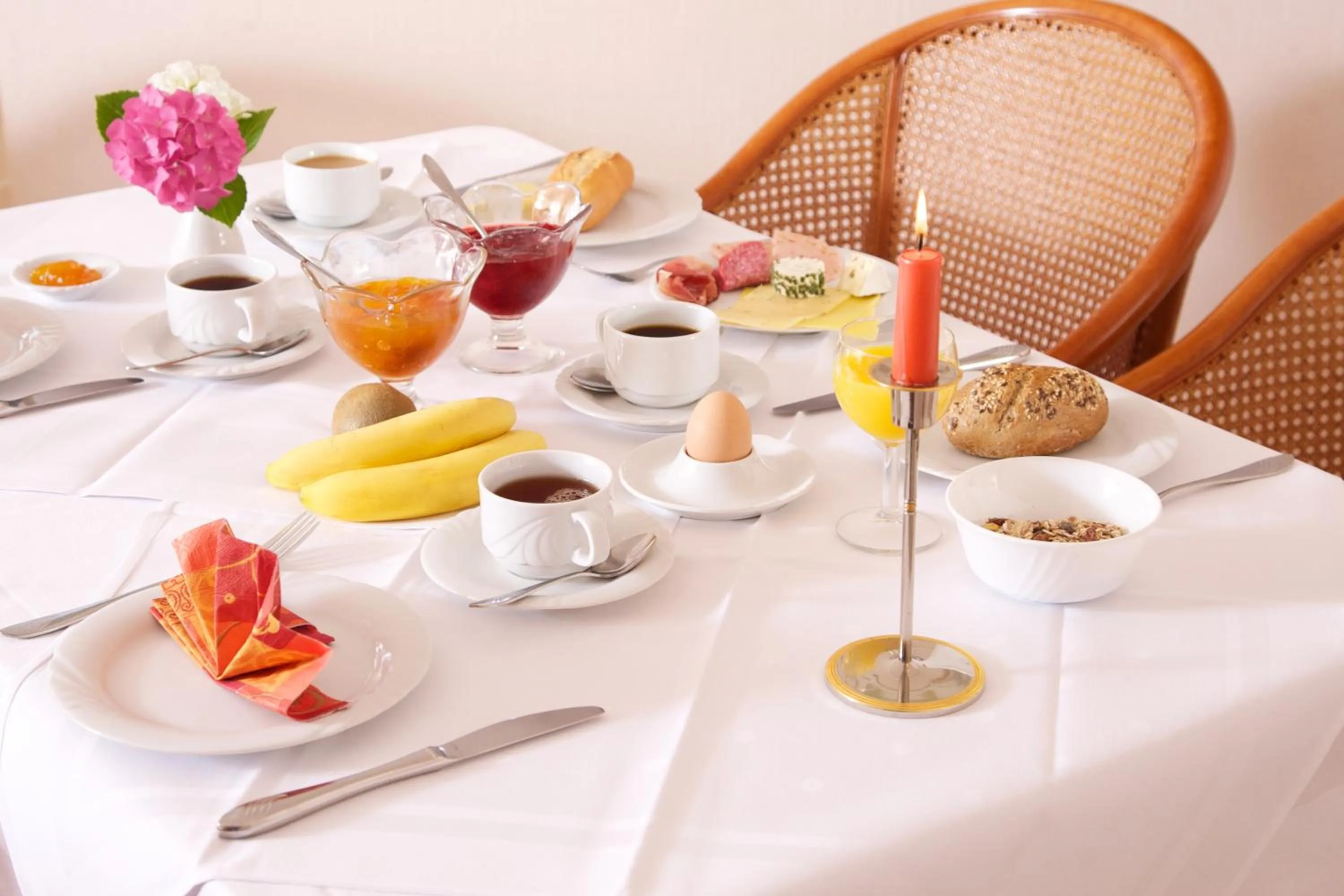 Breakfast in Hotel Reinhardtshof Garni