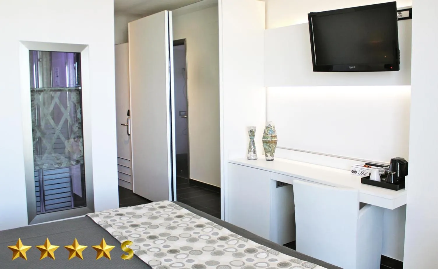 Shower in Hotel Rossini 4S