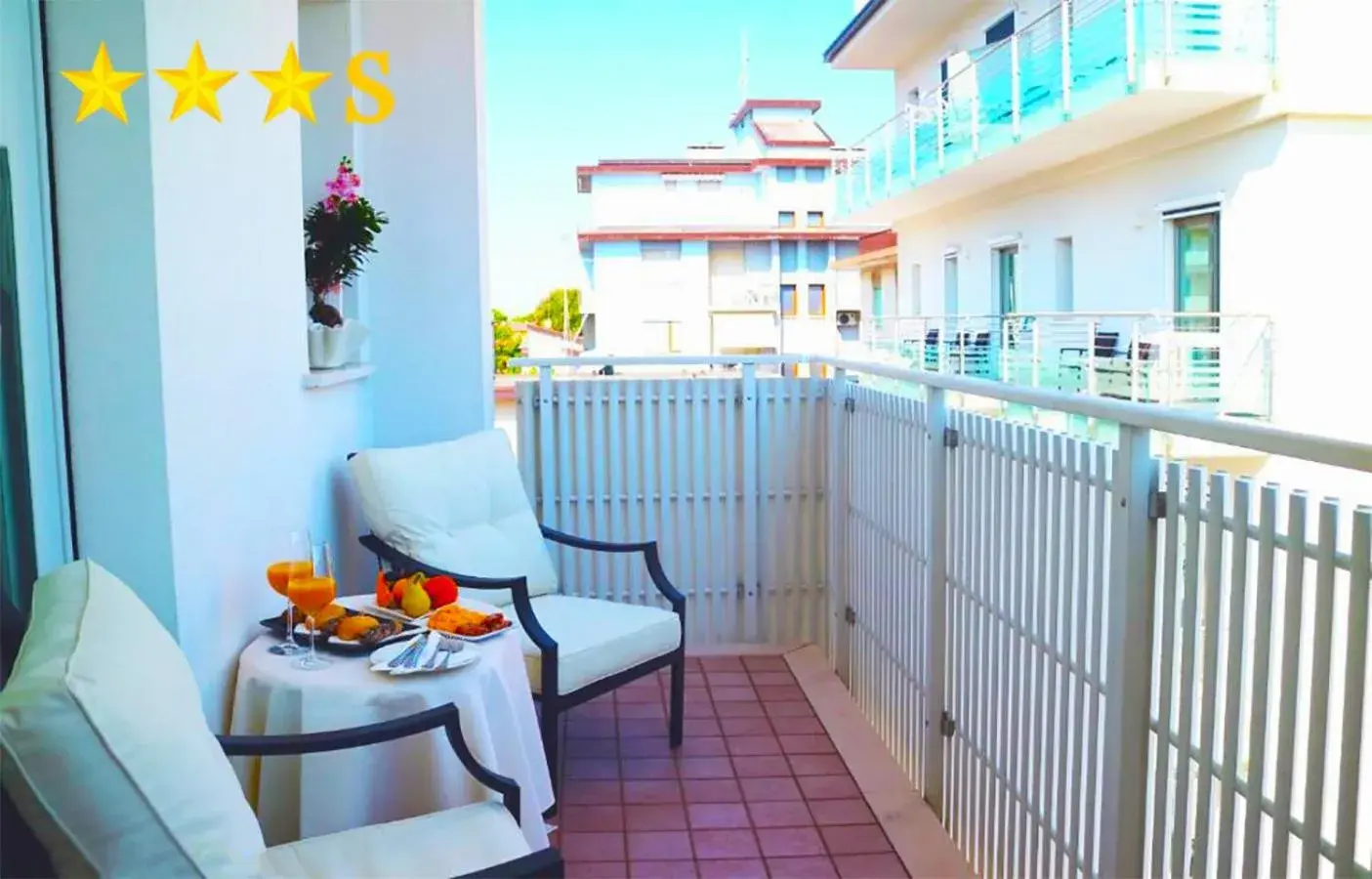 Double Room with Balcony in Hotel Rossini 4S Double Room with Balcony in Hotel Rossini 4S