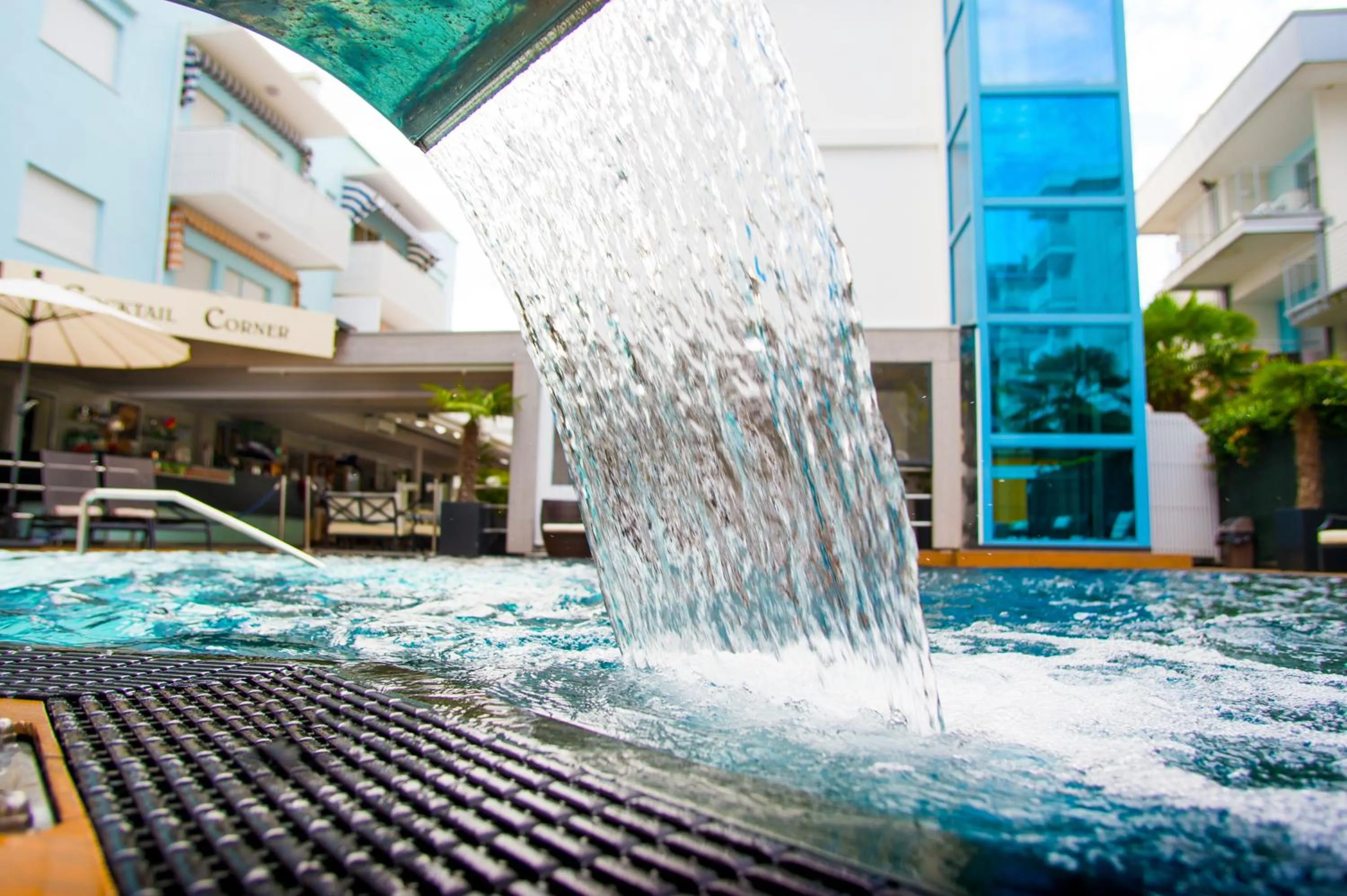 Pool view in Hotel Rossini 4S