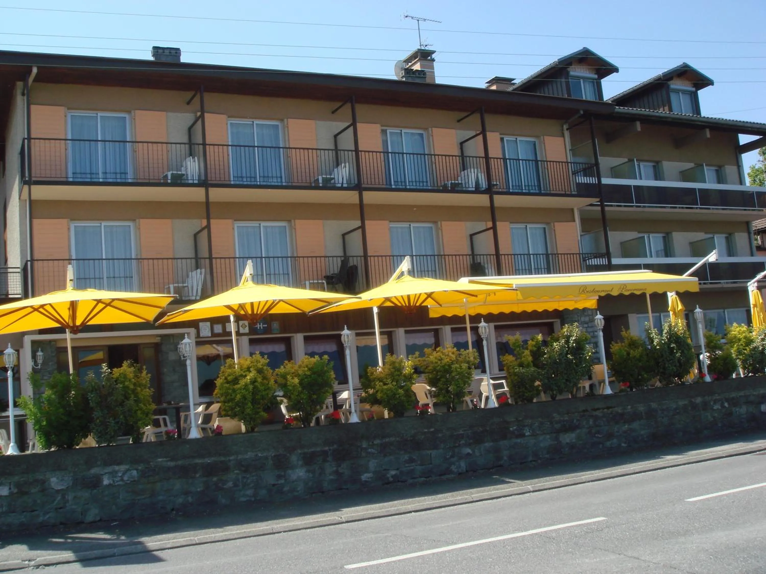 Facade/entrance in Hôtel Restaurant le Panorama