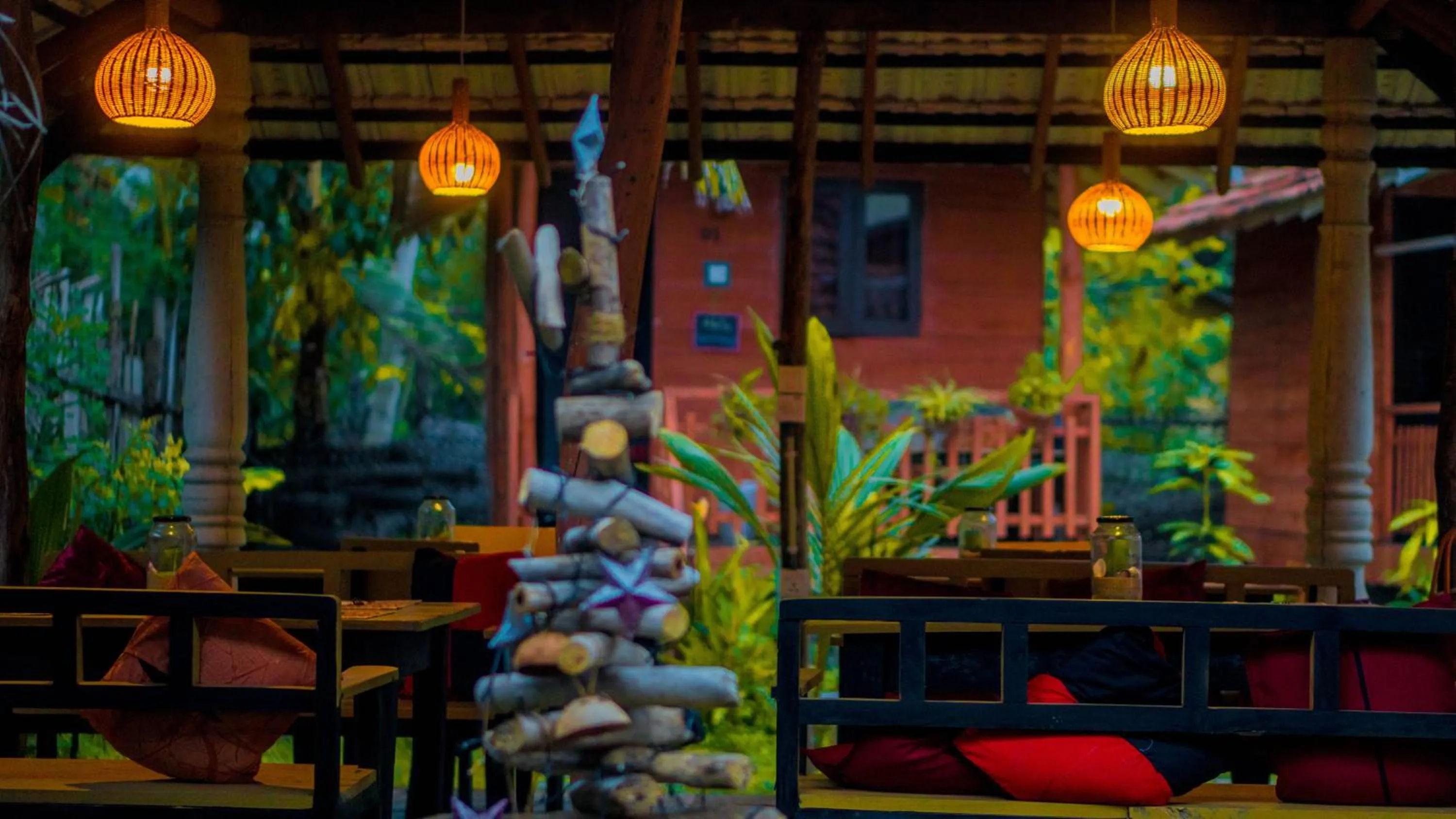 Restaurant/places to eat in Lala's Place