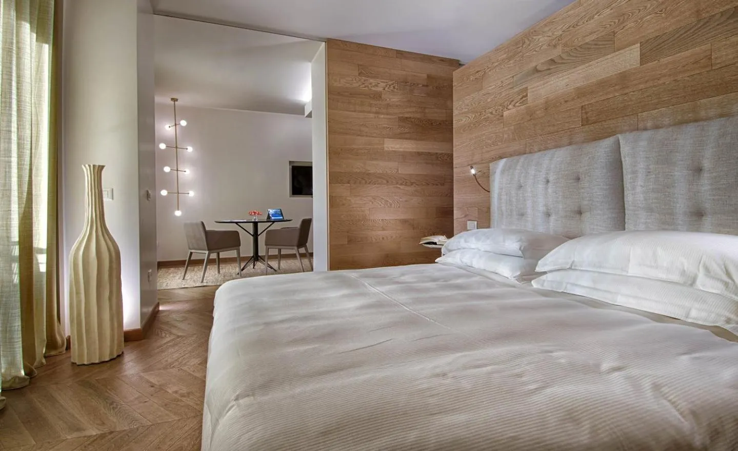 Bed in Esplanade Tergesteo - Luxury Retreat