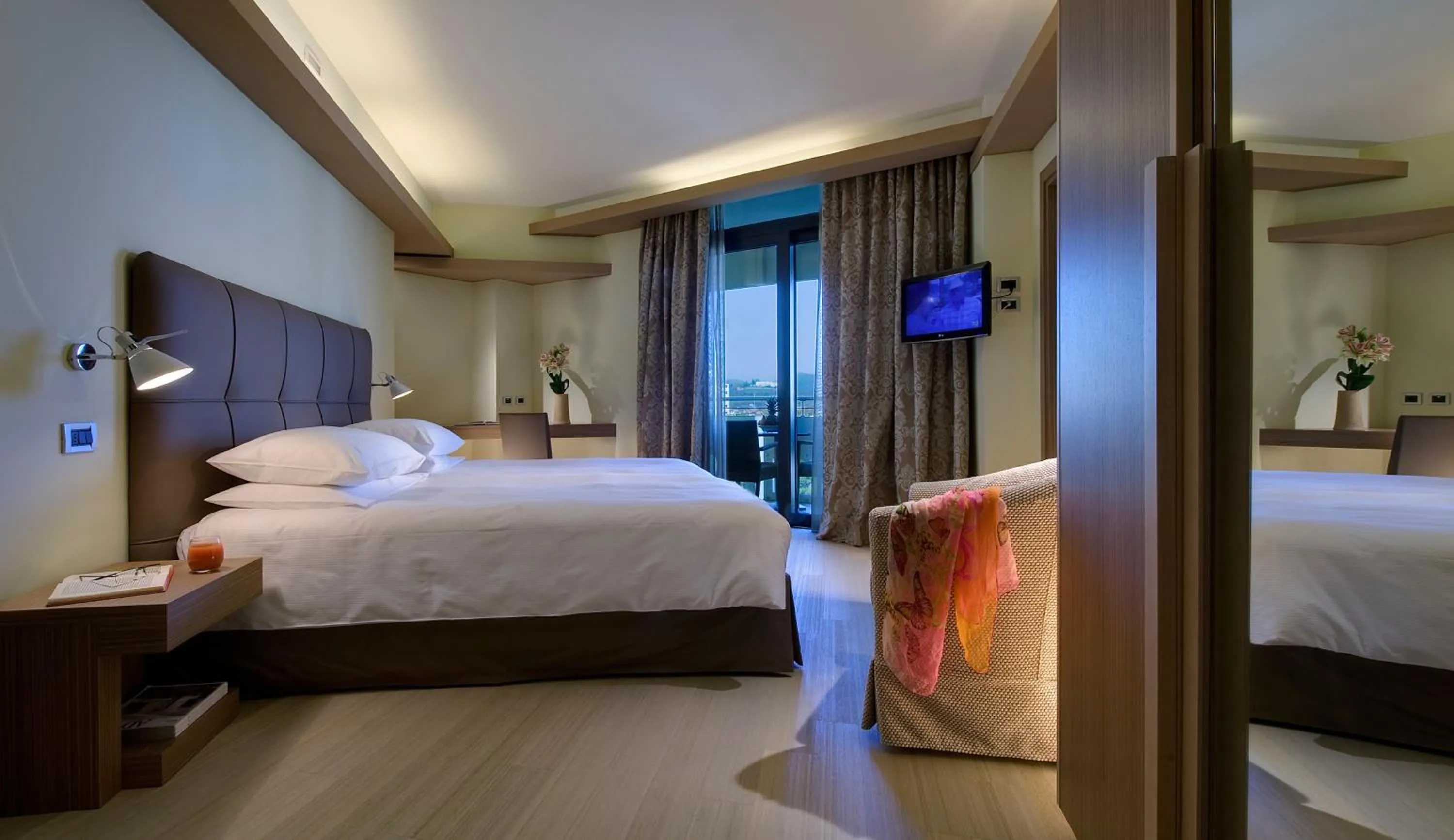 Bed in Esplanade Tergesteo - Luxury Retreat